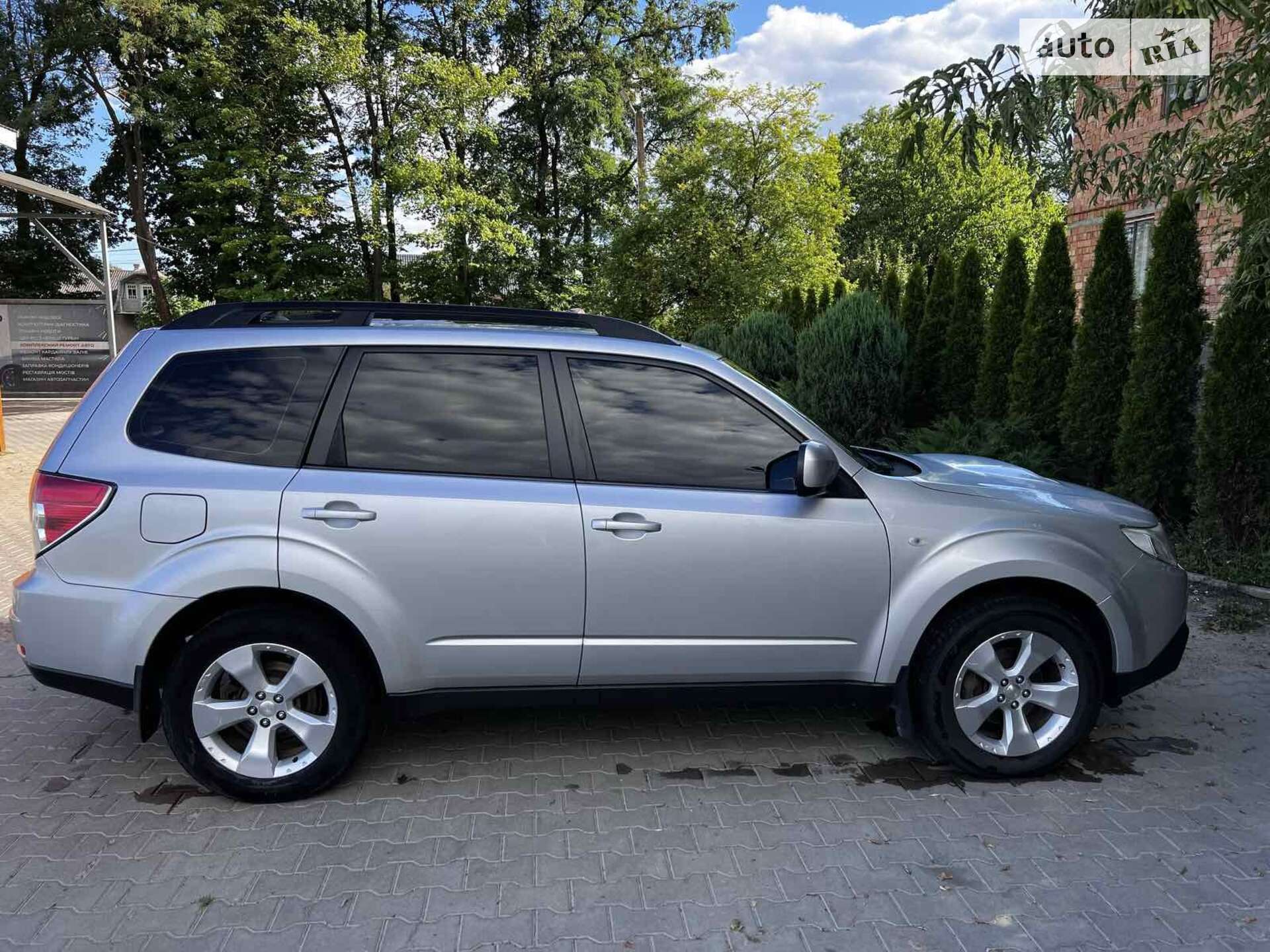 SUBARU FORESTER 2011