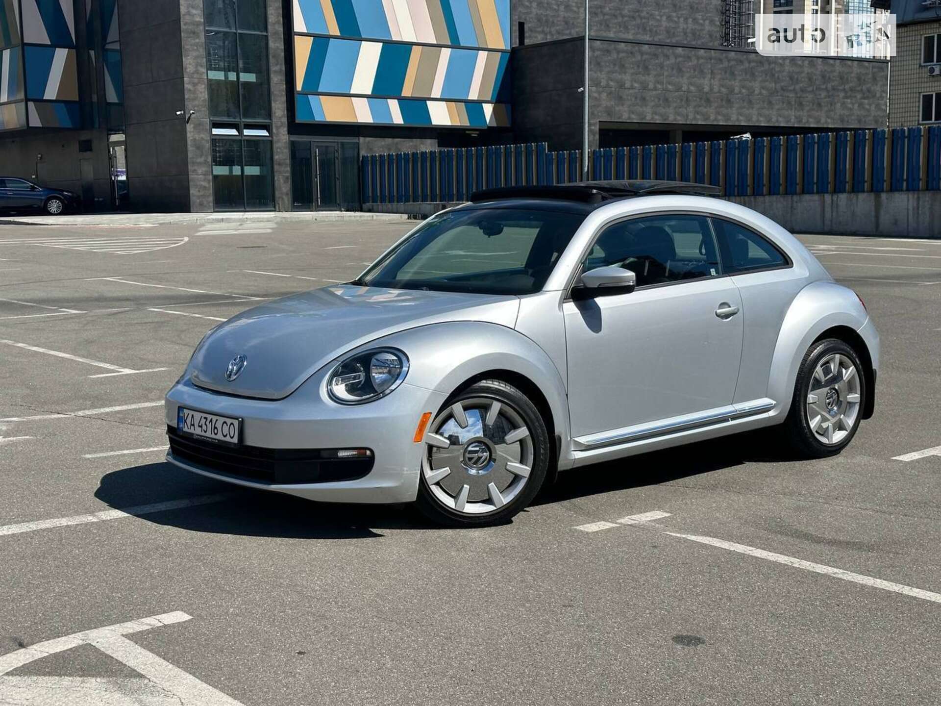 VOLKSWAGEN BEETLE 2013