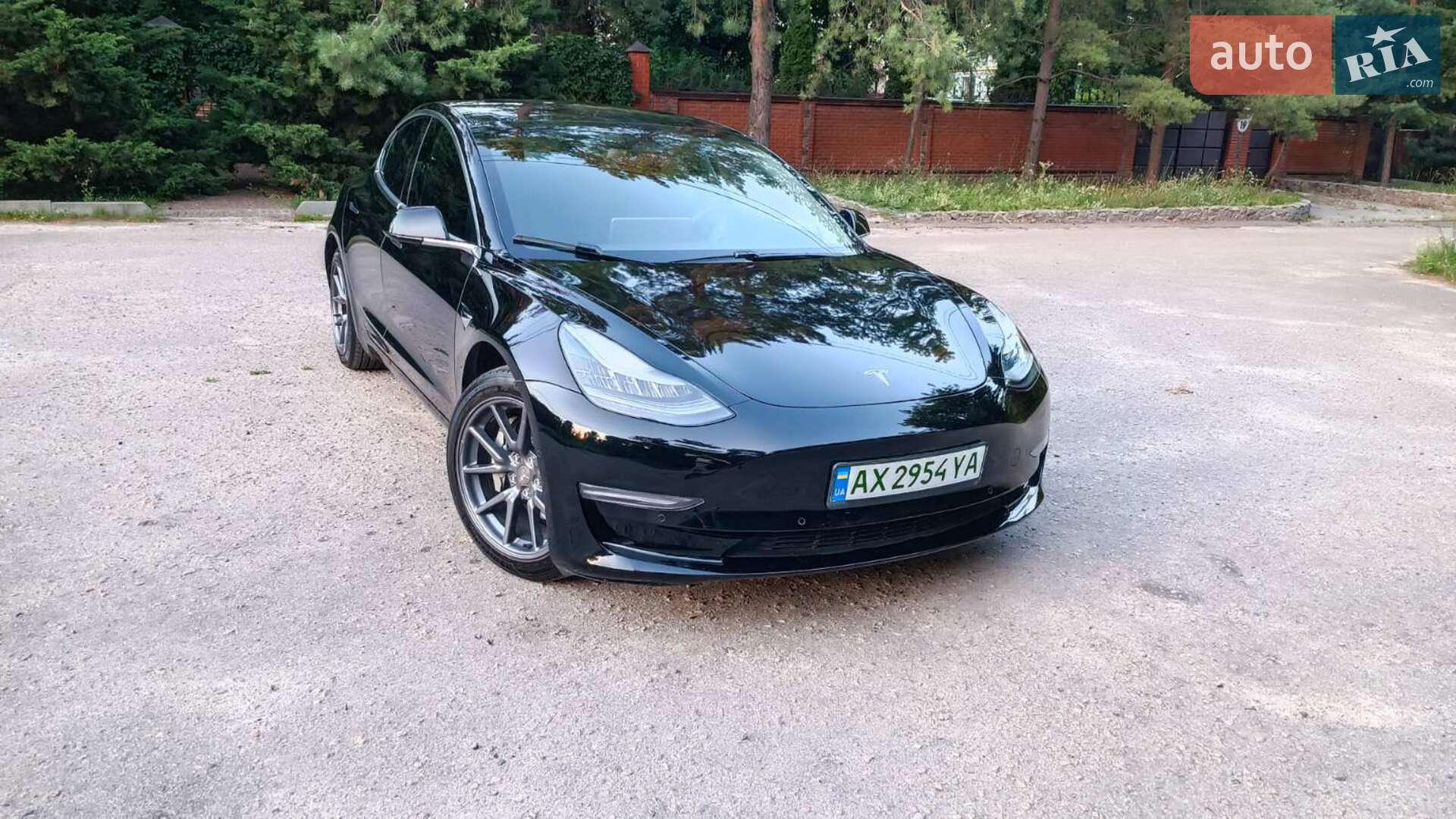 Головне фото звіту автомобіля TESLA MODEL 3 2019