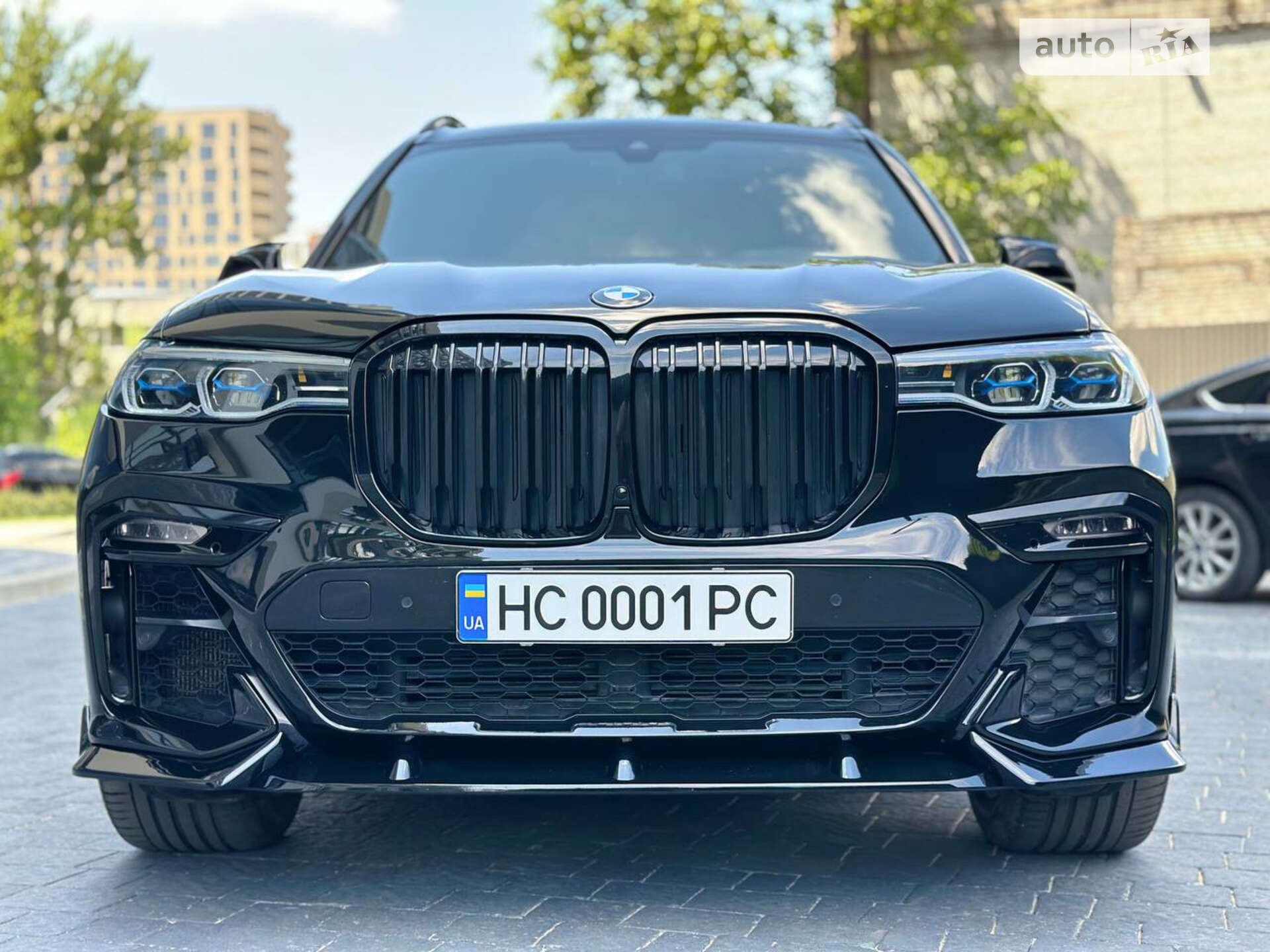 Головне фото звіту автомобіля BMW X7 2019
