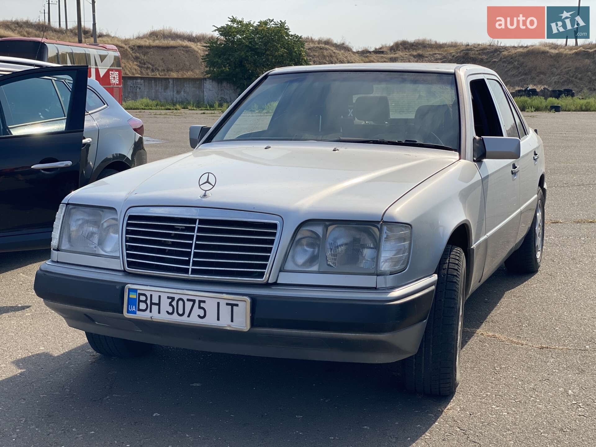 MERCEDES-BENZ 250 D 1992