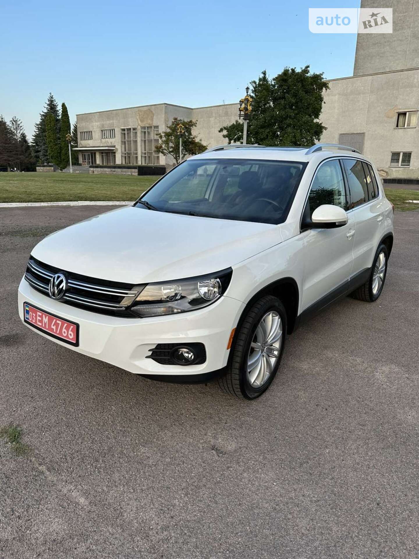 VOLKSWAGEN TIGUAN 2015