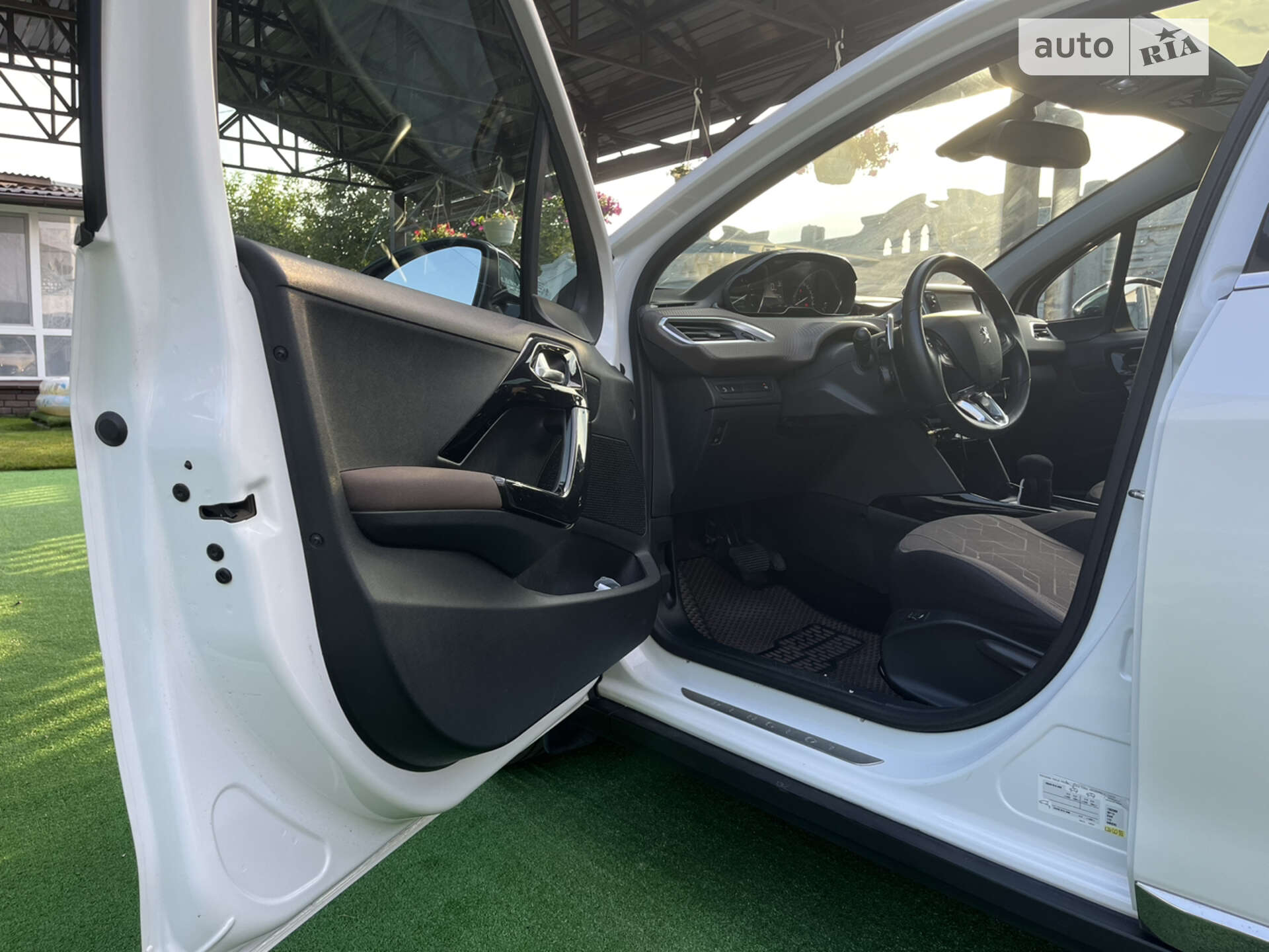 PEUGEOT 2008 2013