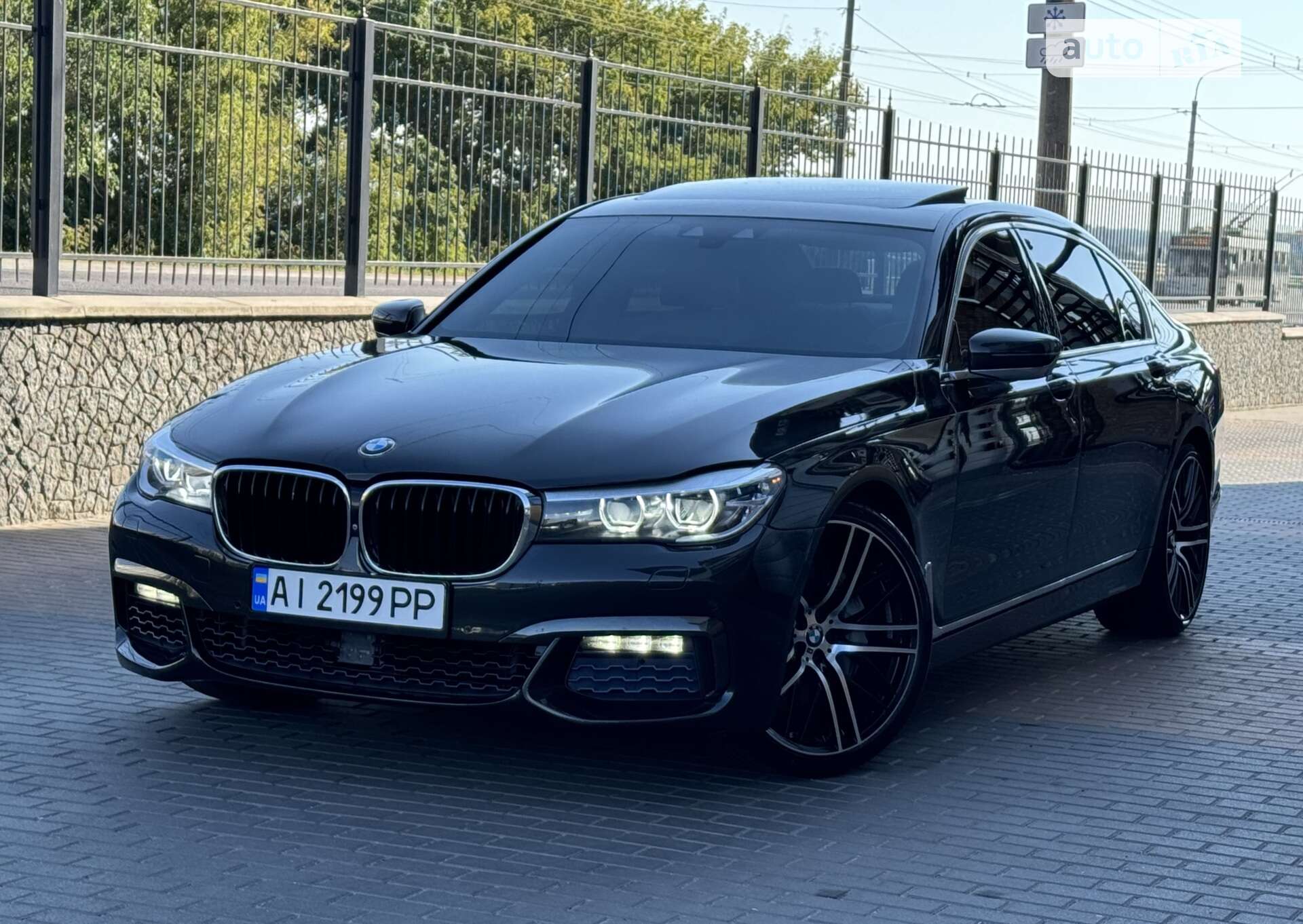 BMW 740 2016