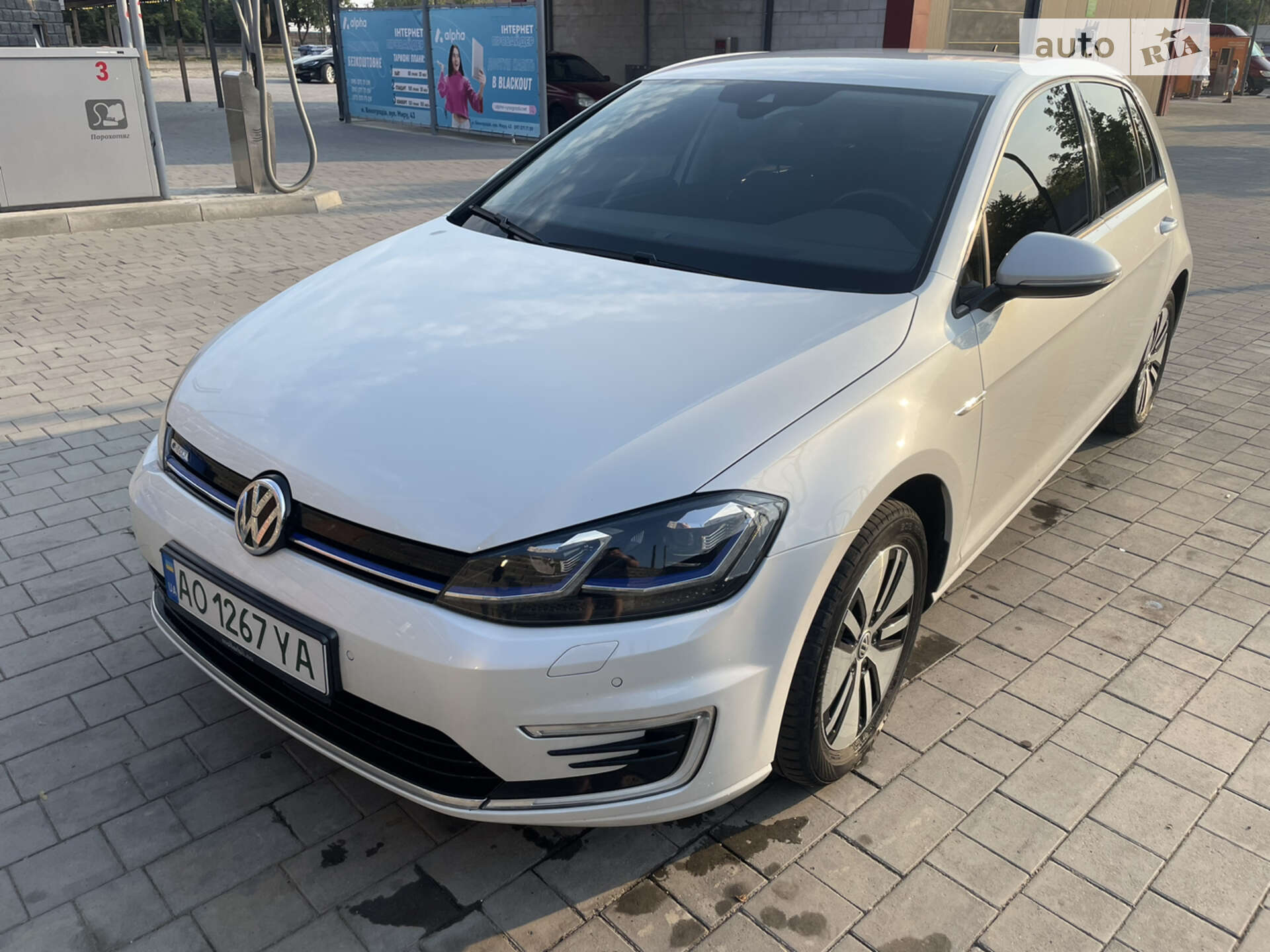 VOLKSWAGEN E-GOLF 2017