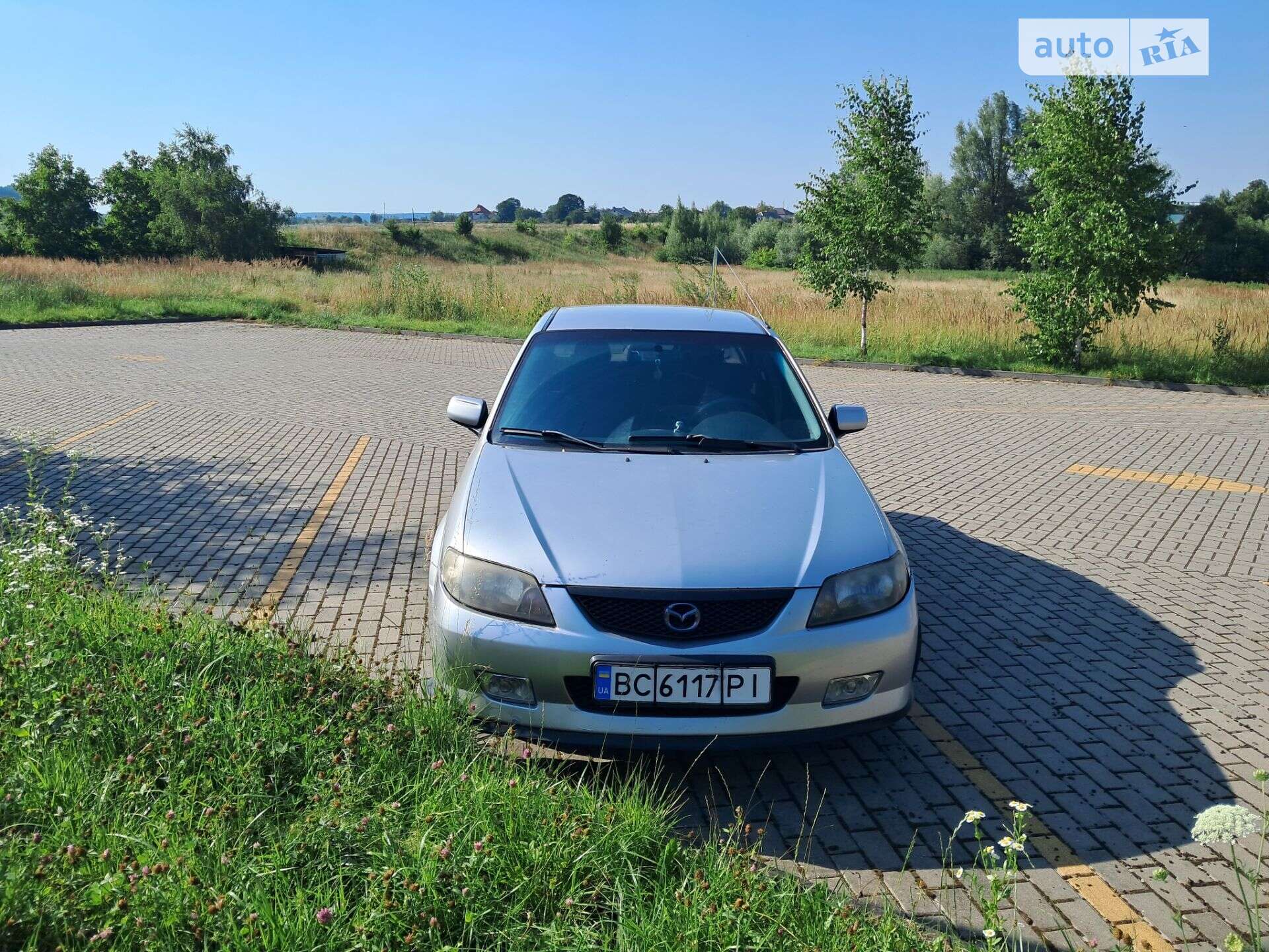 MAZDA 323 2003