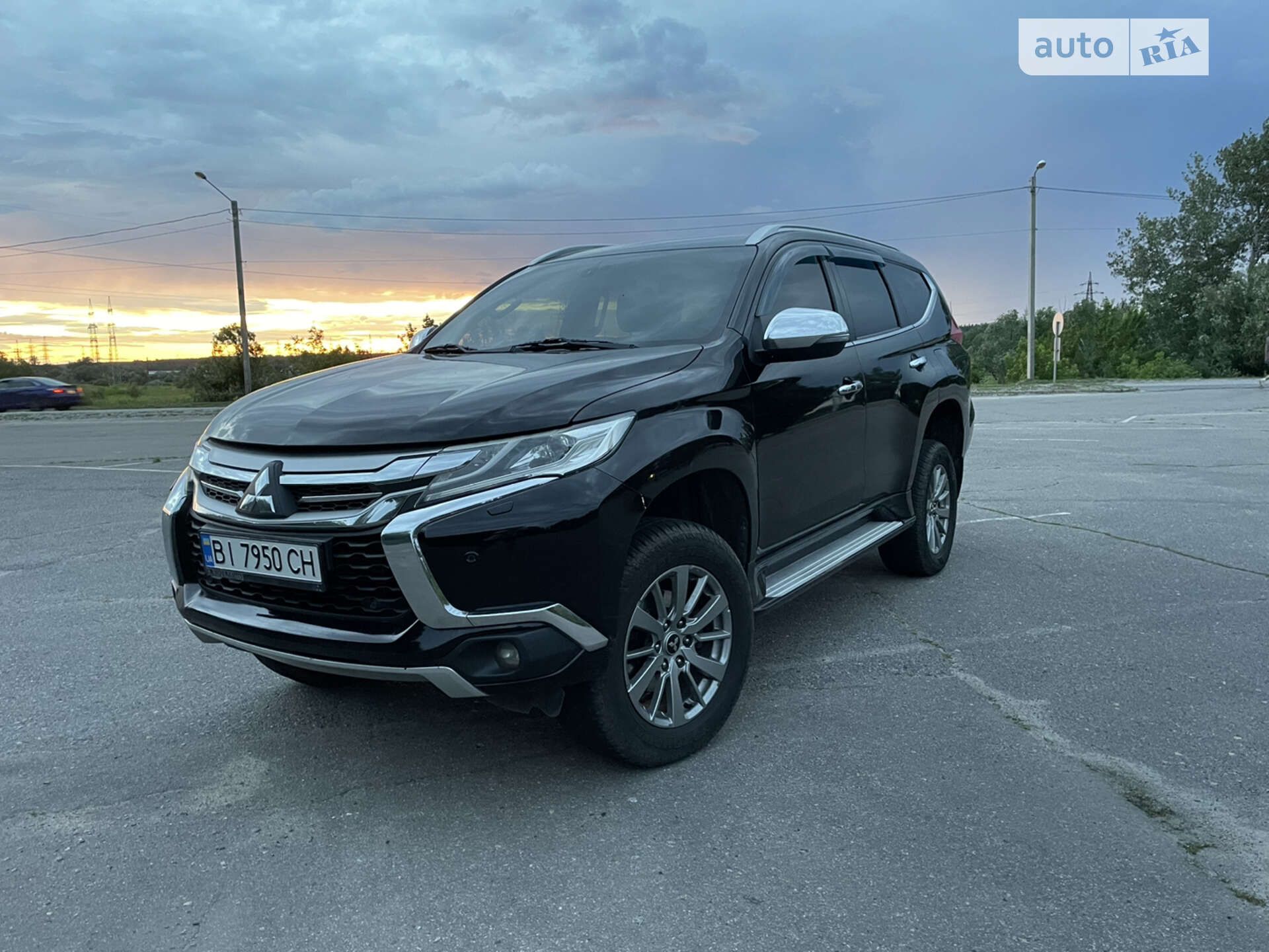 MITSUBISHI PAJERO SPORT 2016