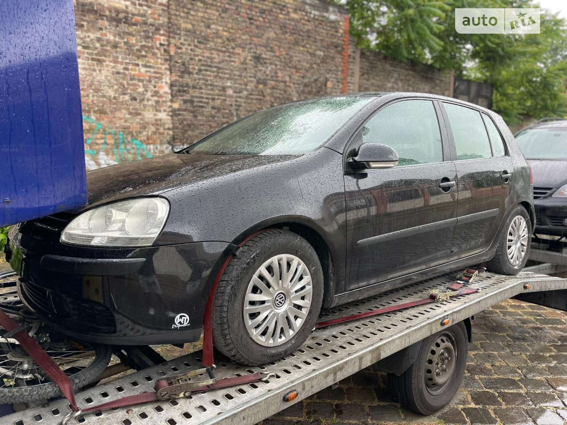 VOLKSWAGEN GOLF 2004