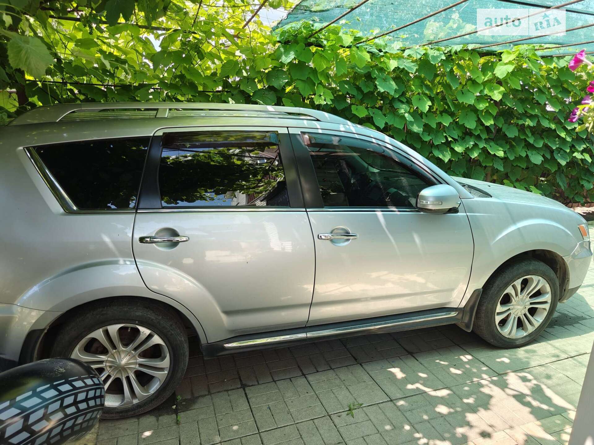 MITSUBISHI OUTLANDER 2010