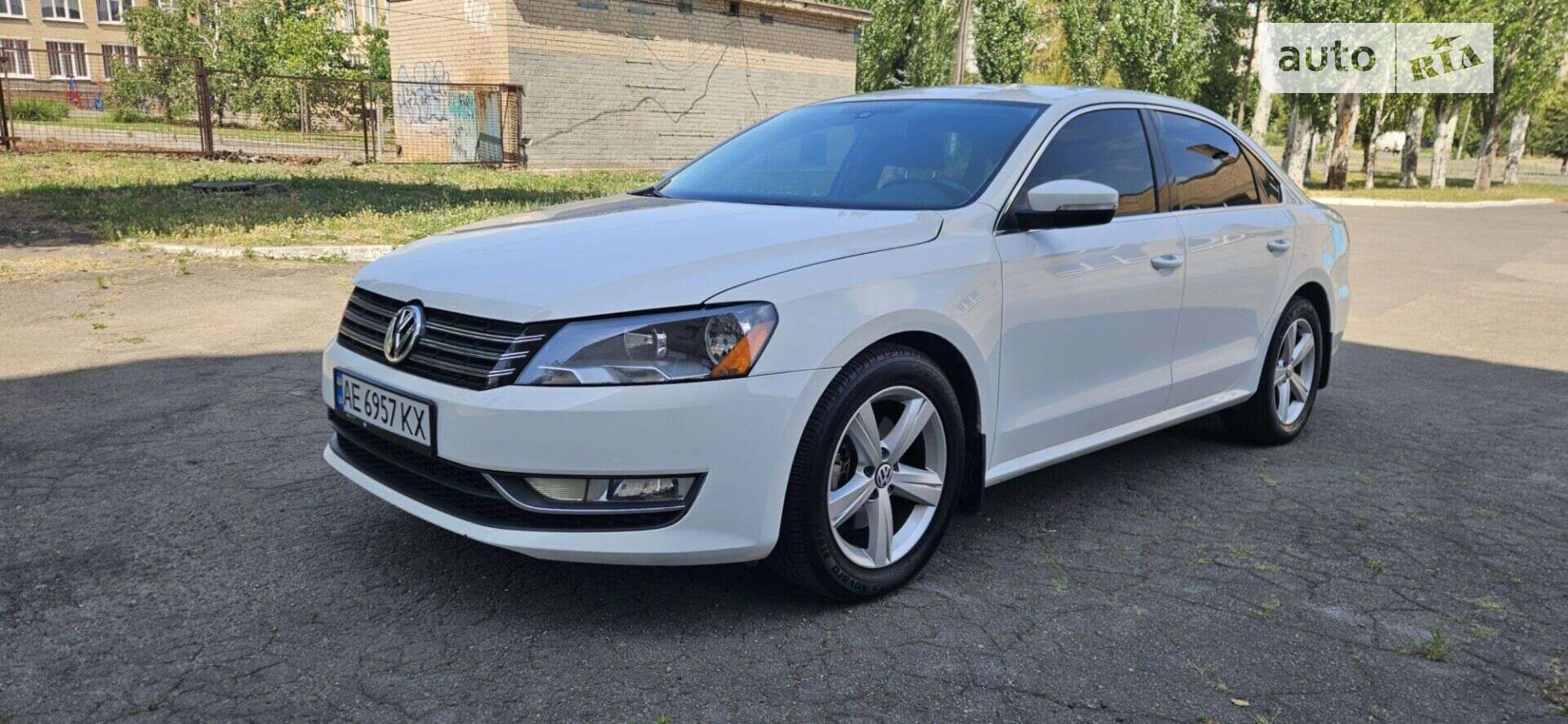 VOLKSWAGEN PASSAT 2012