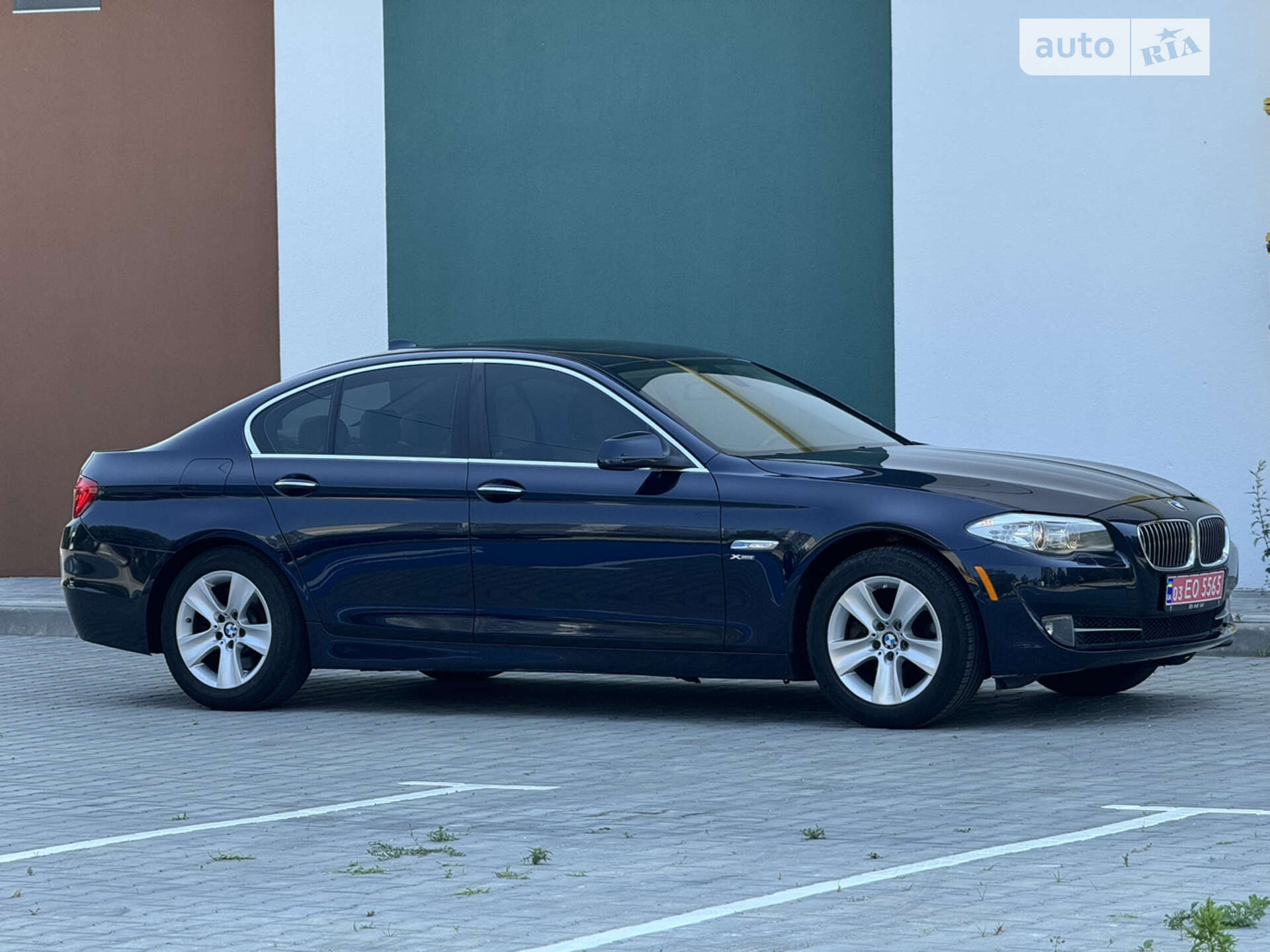 BMW 528I XDRIVE 2011
