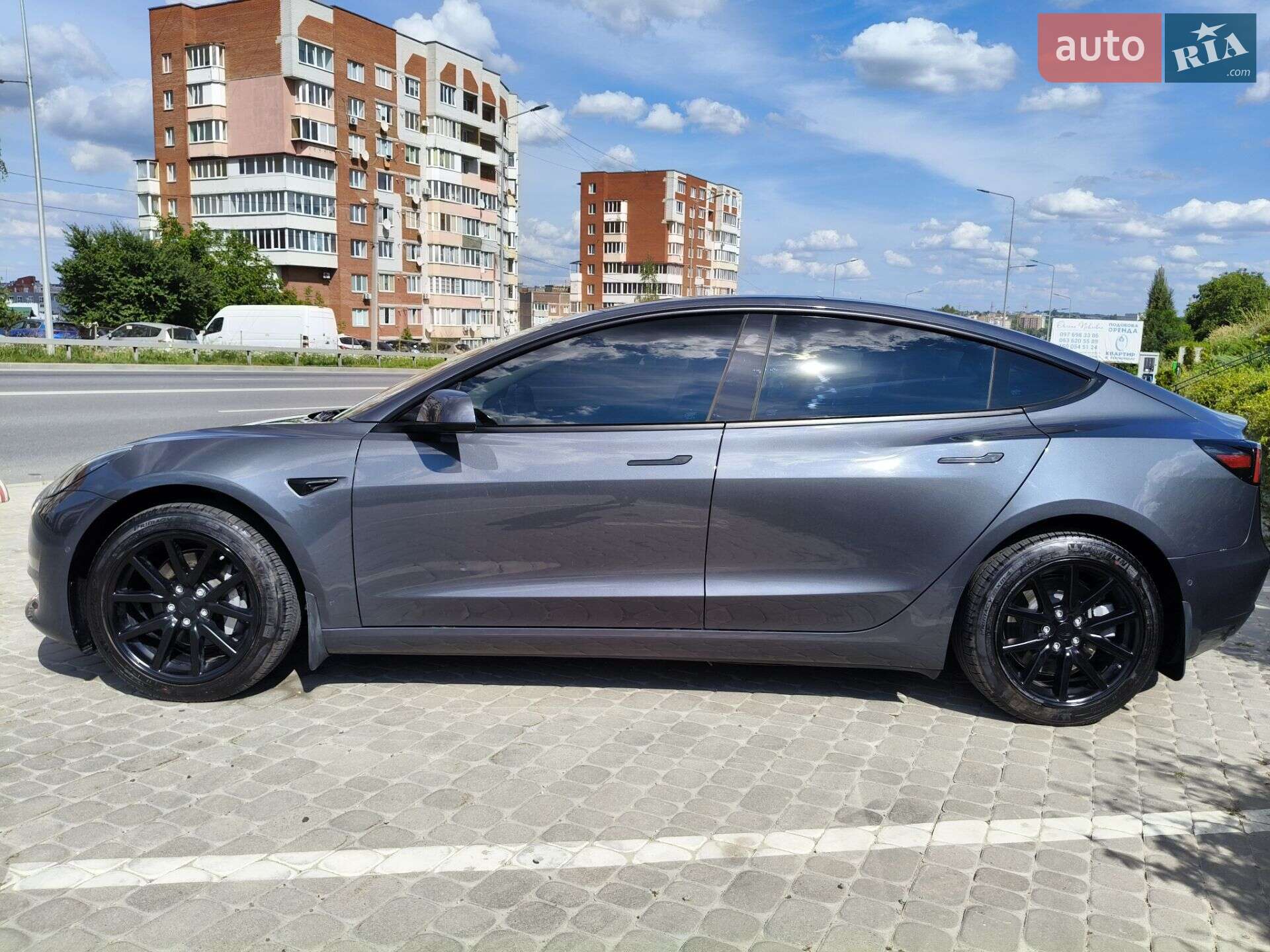 Головне фото звіту автомобіля TESLA MODEL 3 2022