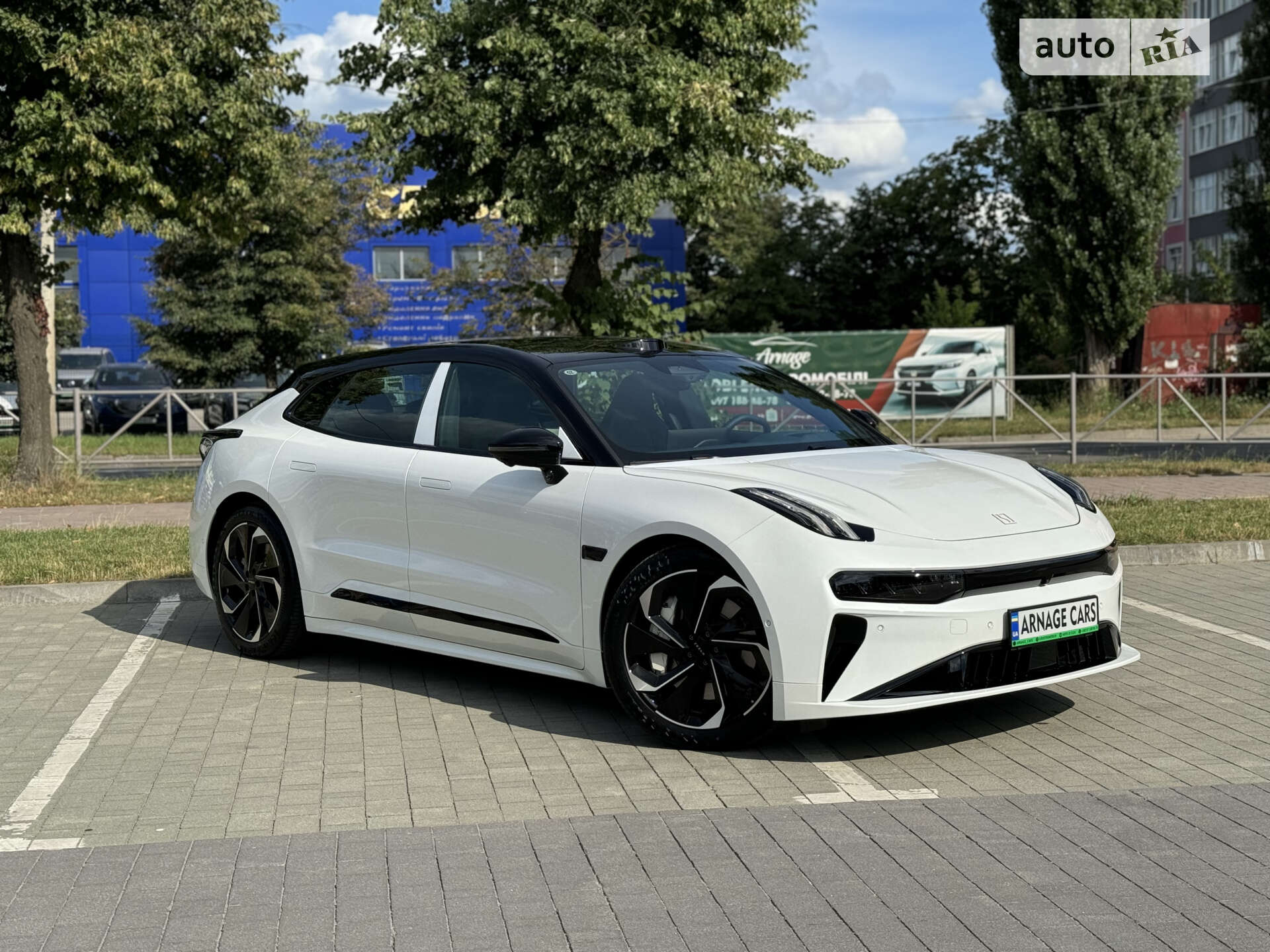 Головне фото звіту автомобіля ZEEKR 001 2024