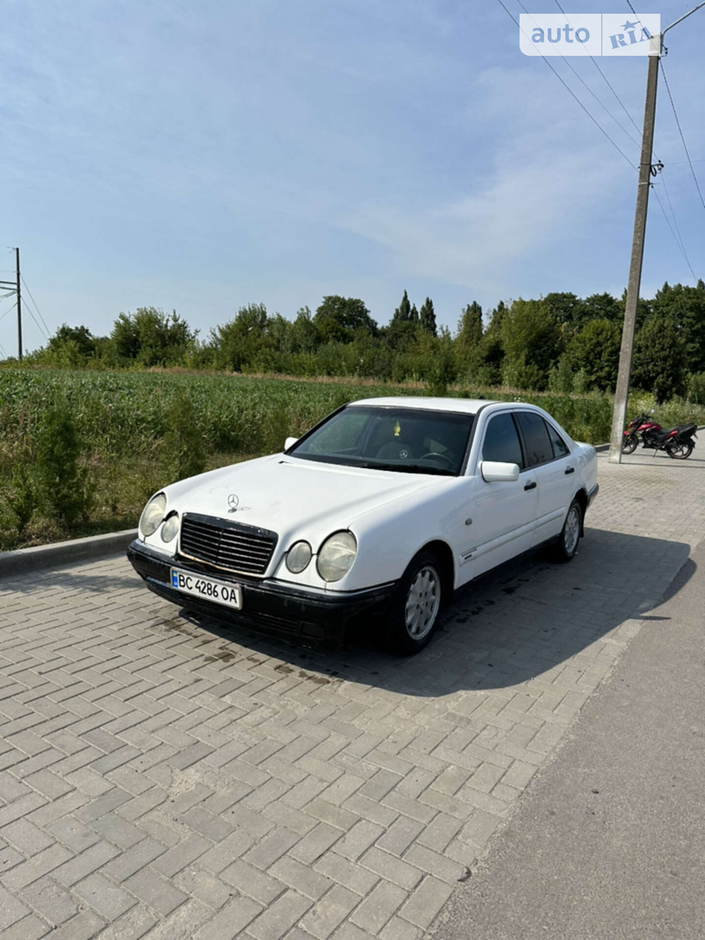 MERCEDES-BENZ E 200 1996