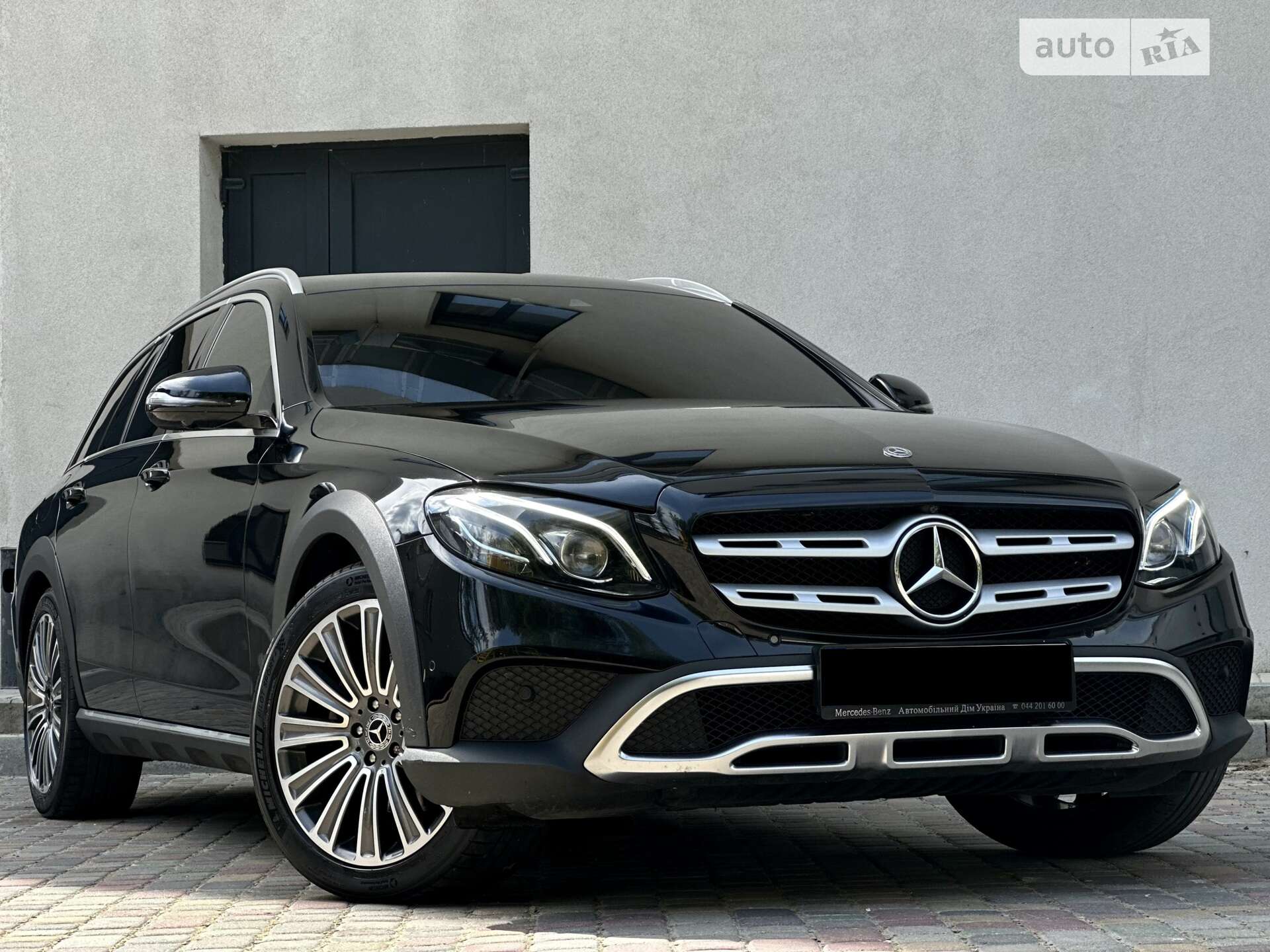 MERCEDES-BENZ E 220 D