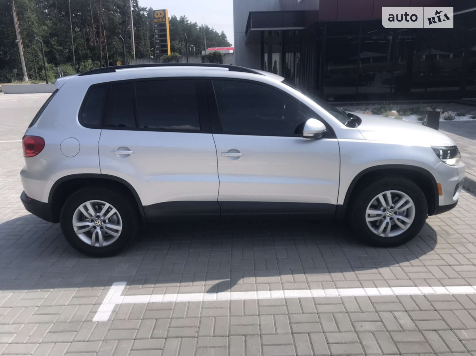 VOLKSWAGEN TIGUAN 2015