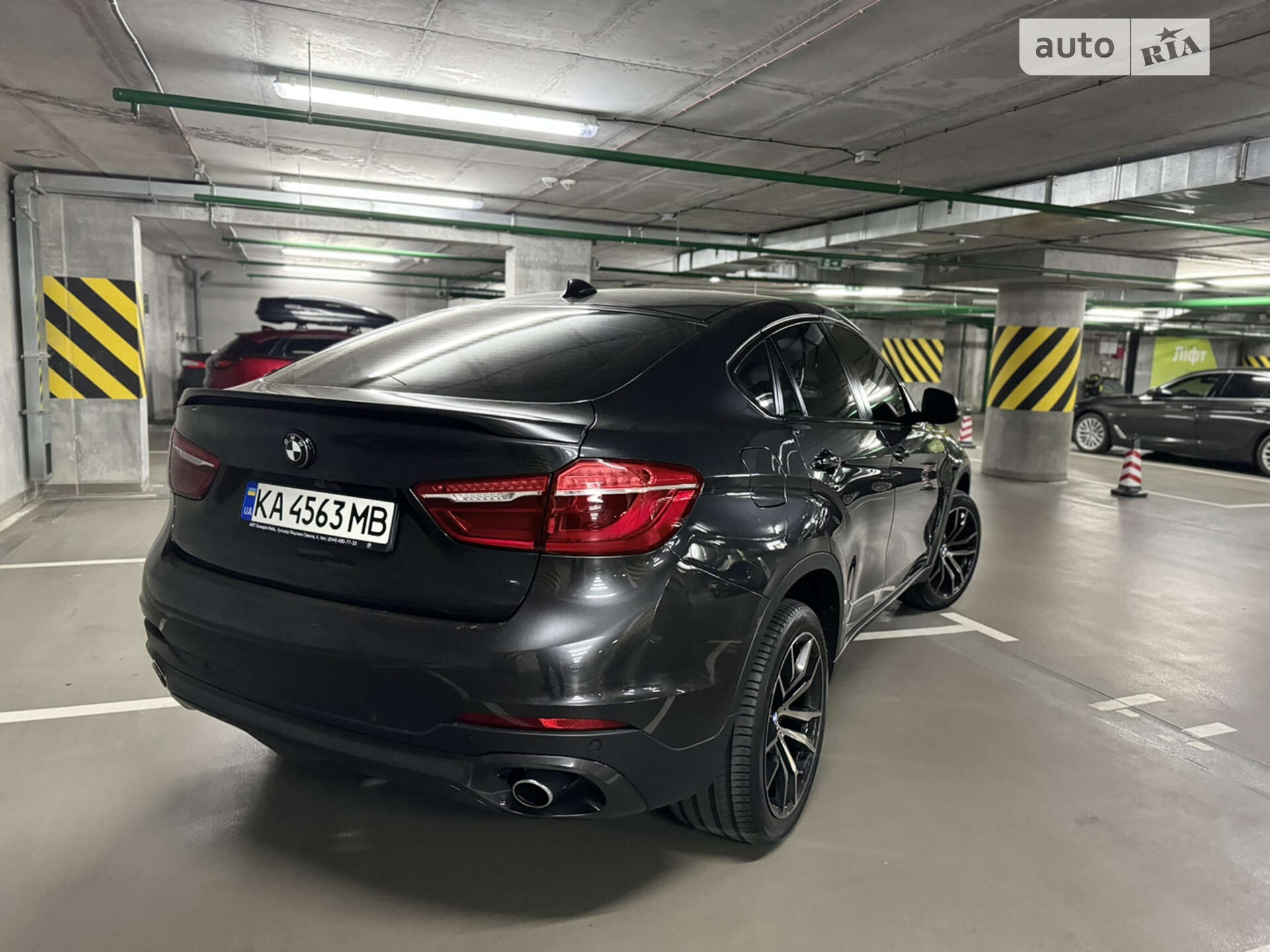 Головне фото звіту автомобіля BMW X6 2015