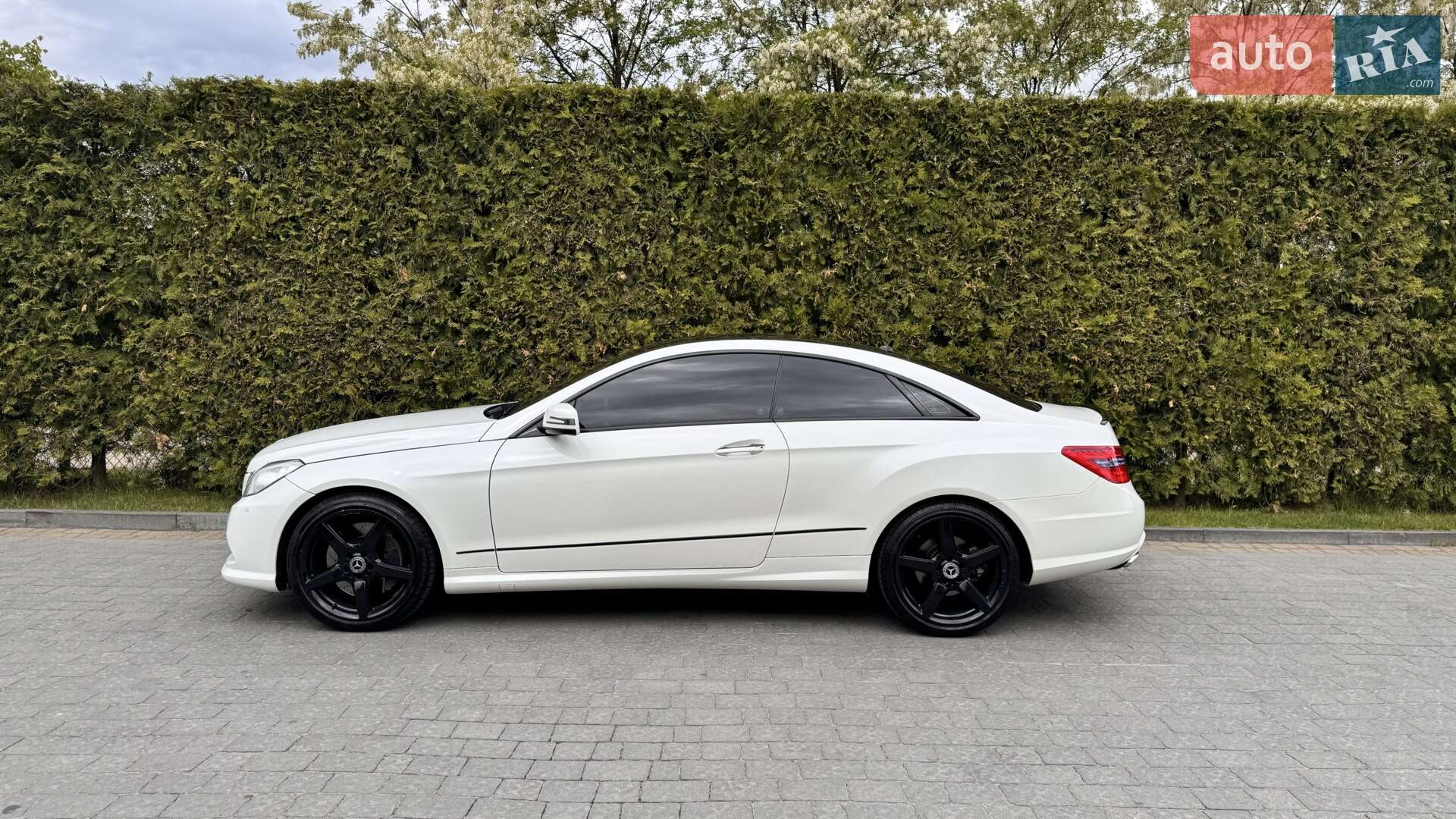 MERCEDES-BENZ E 500 2012