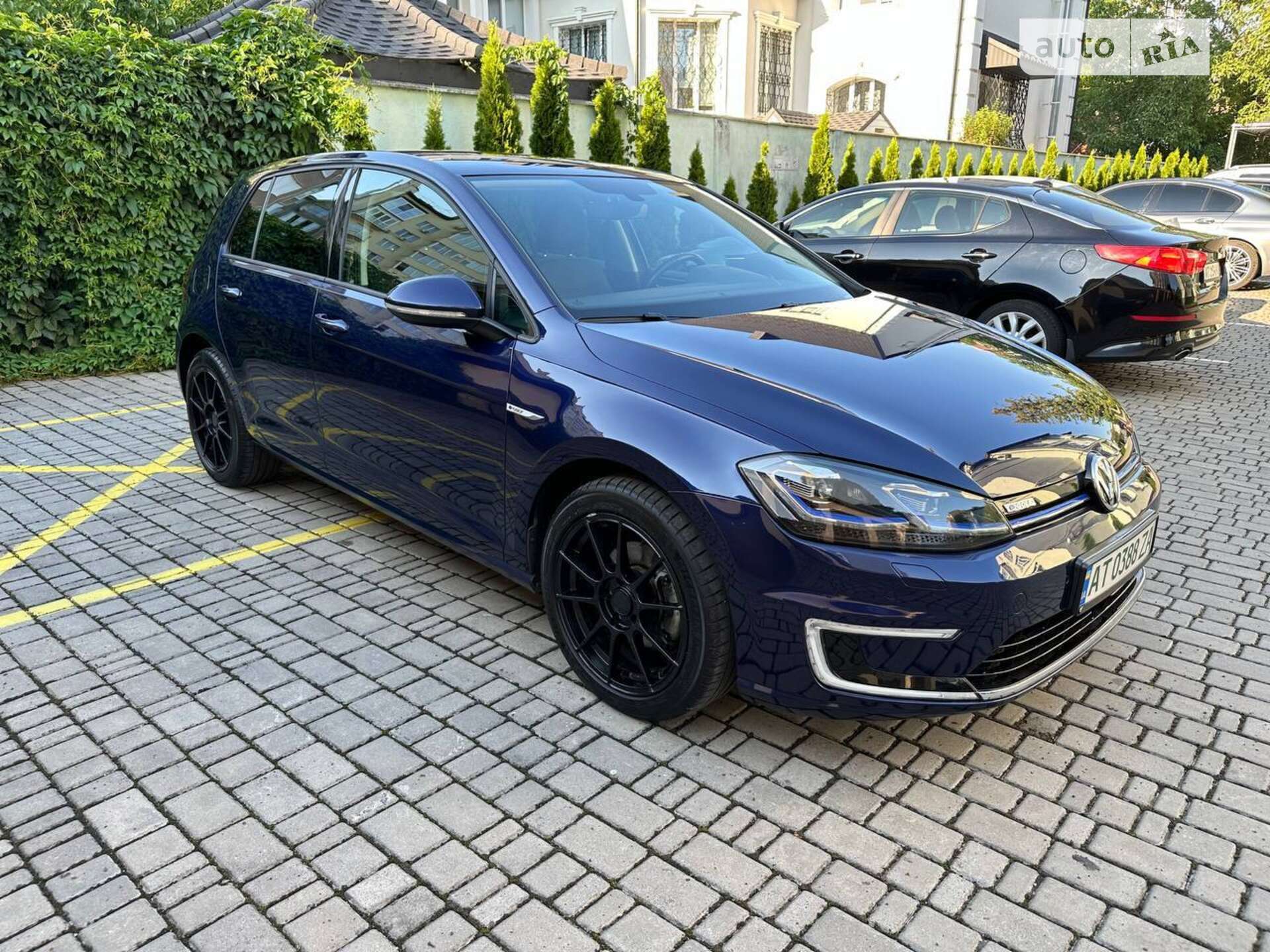 VOLKSWAGEN E-GOLF 2018