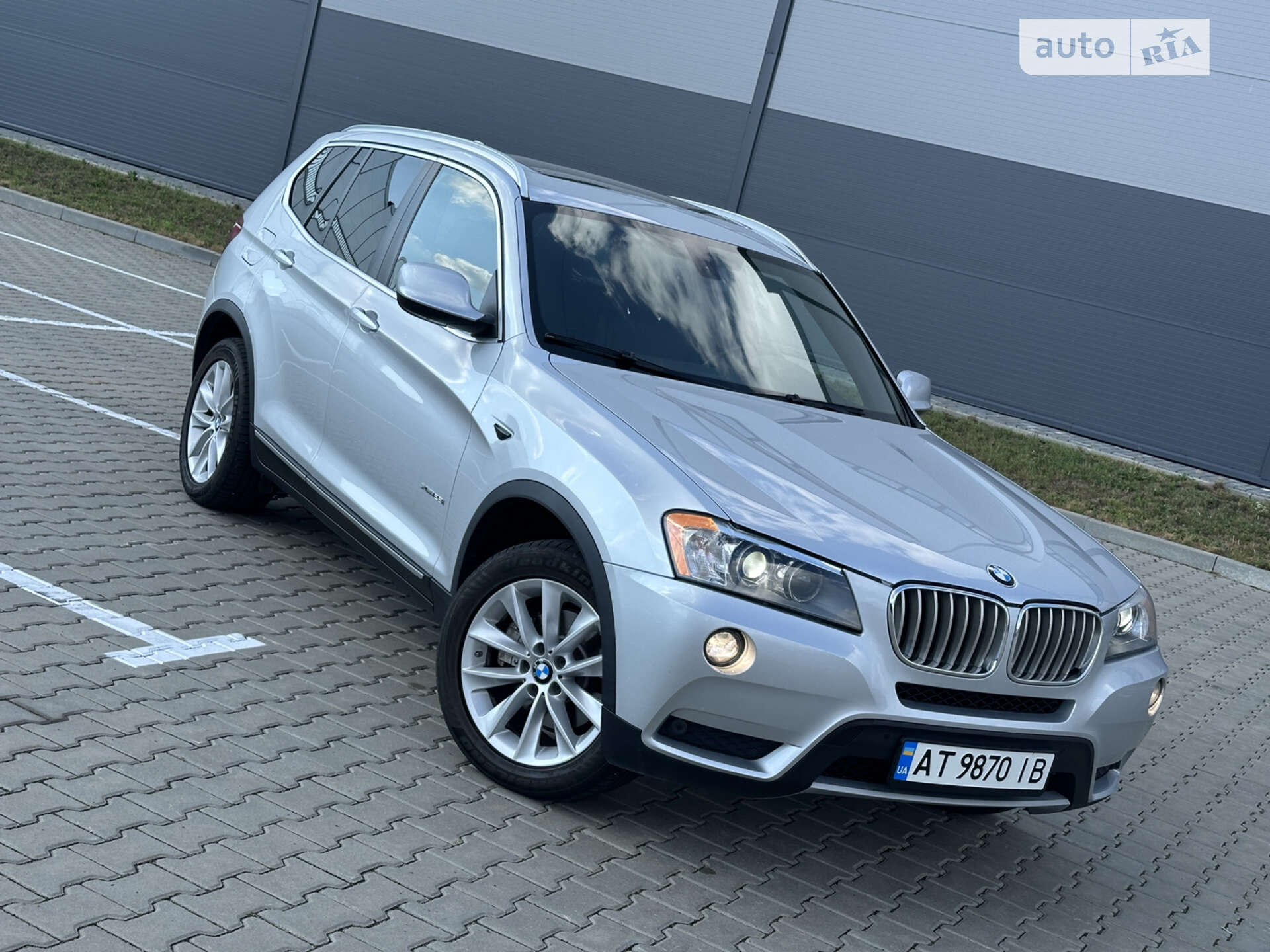 Головне фото звіту автомобіля BMW X3 2012