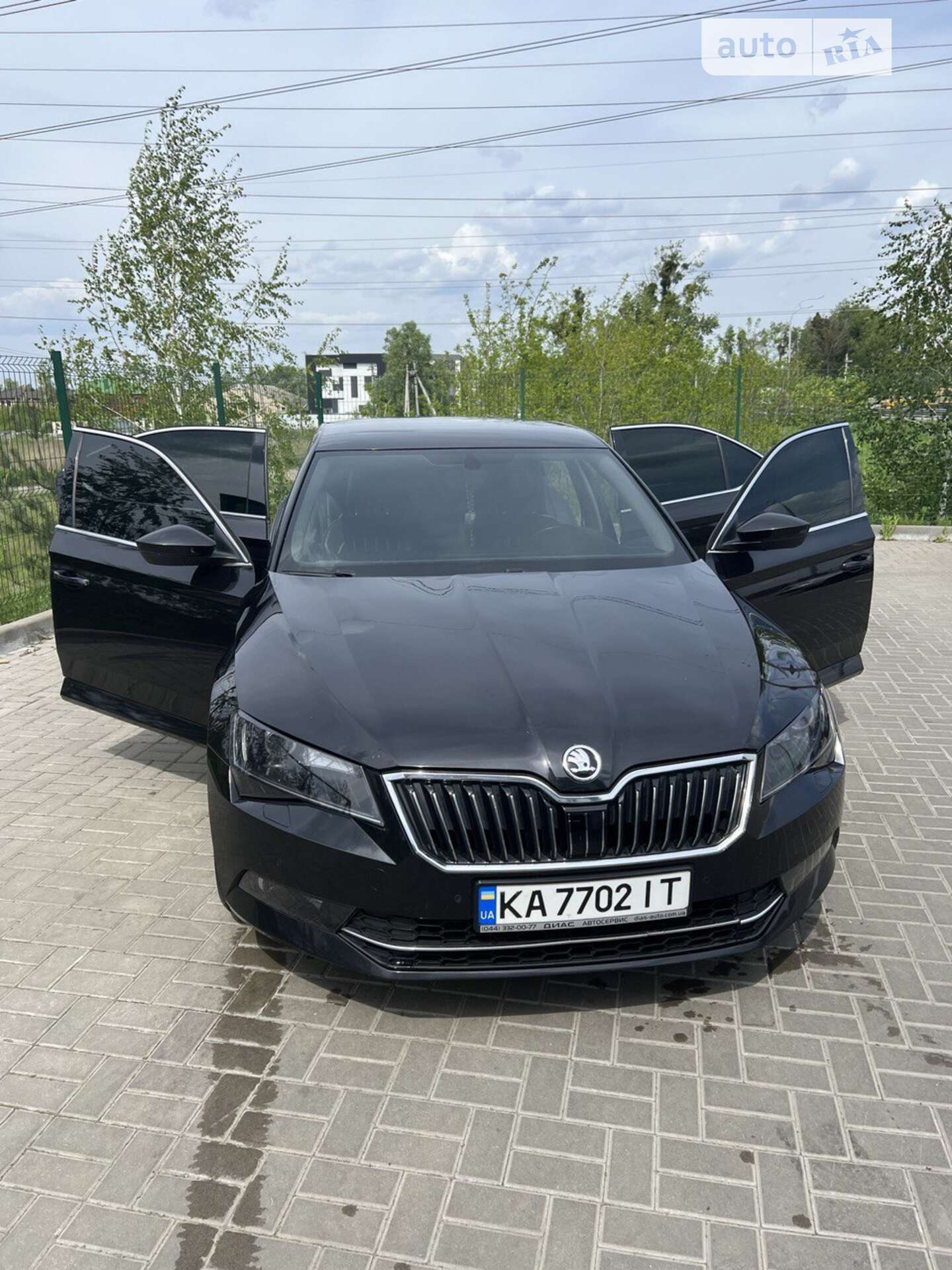 Головне фото звіту автомобіля SKODA SUPERB 2016