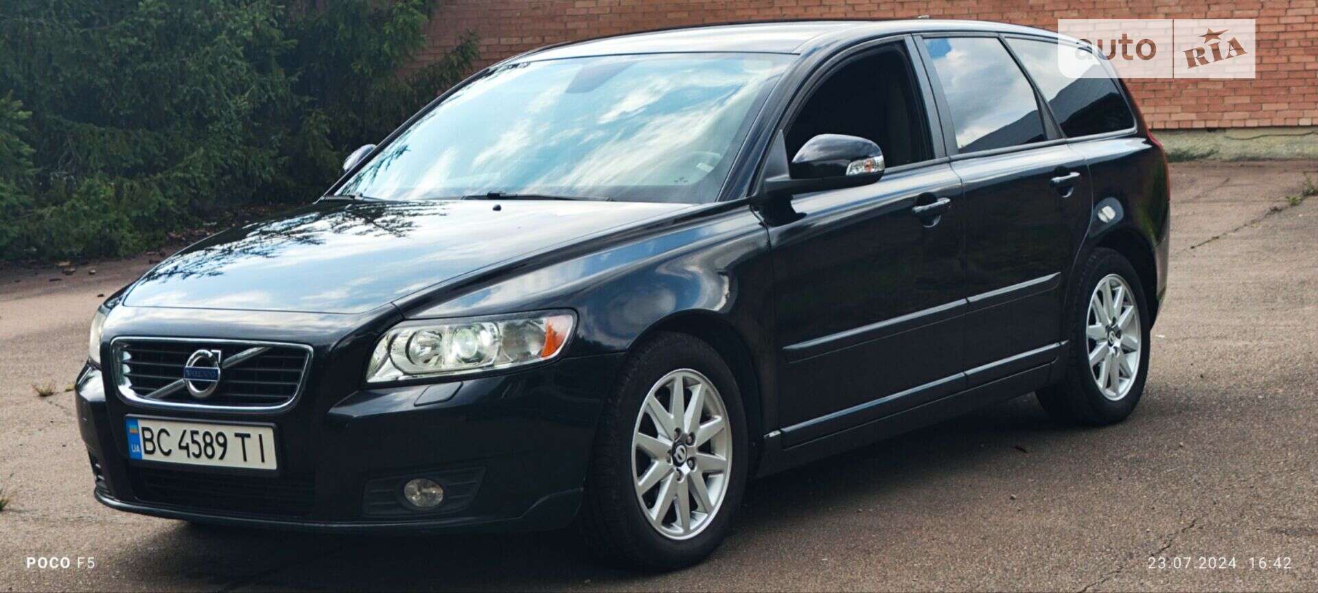 Головне фото звіту автомобіля VOLVO V50 2012