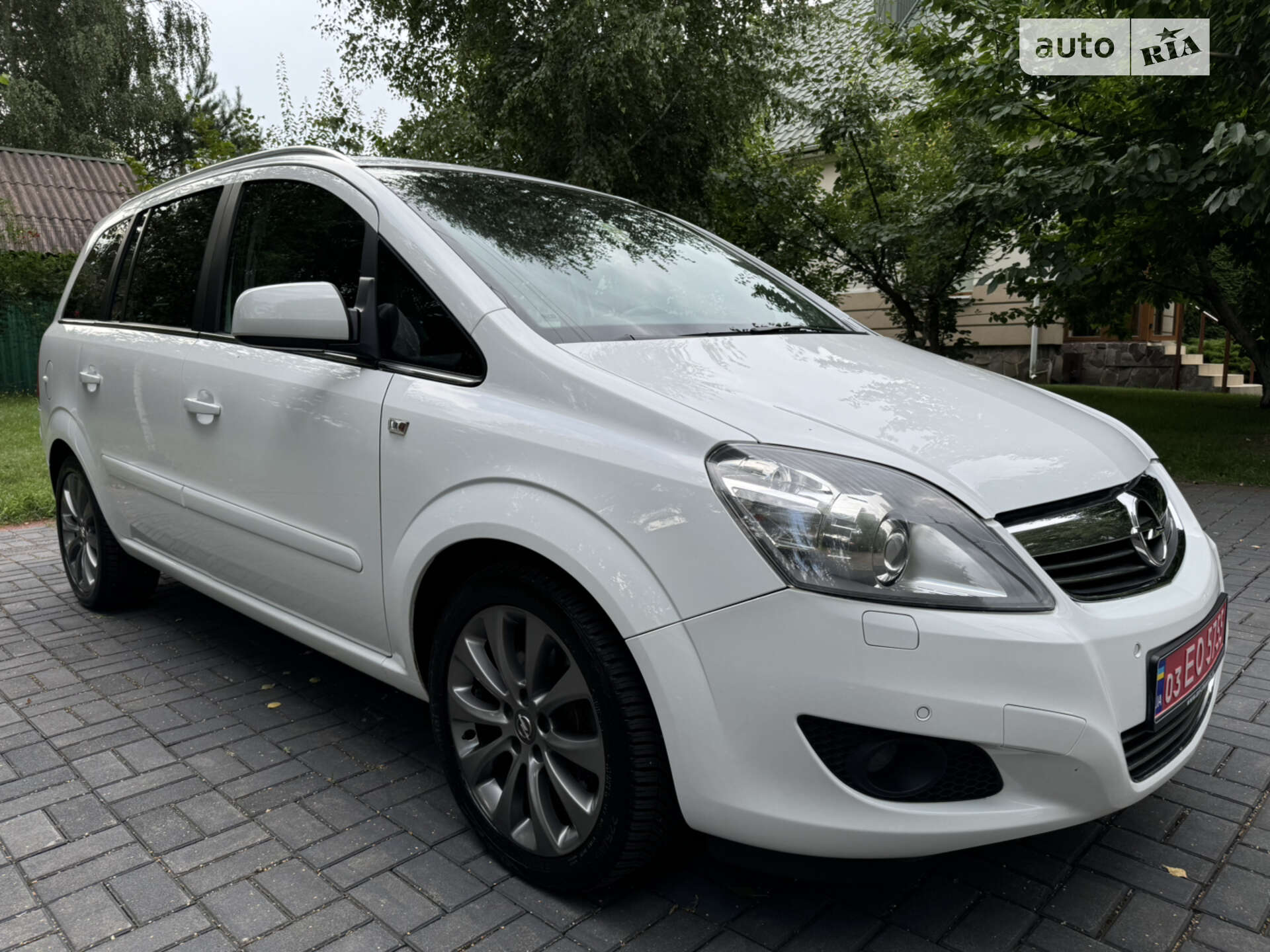Головне фото звіту автомобіля OPEL ZAFIRA 2011