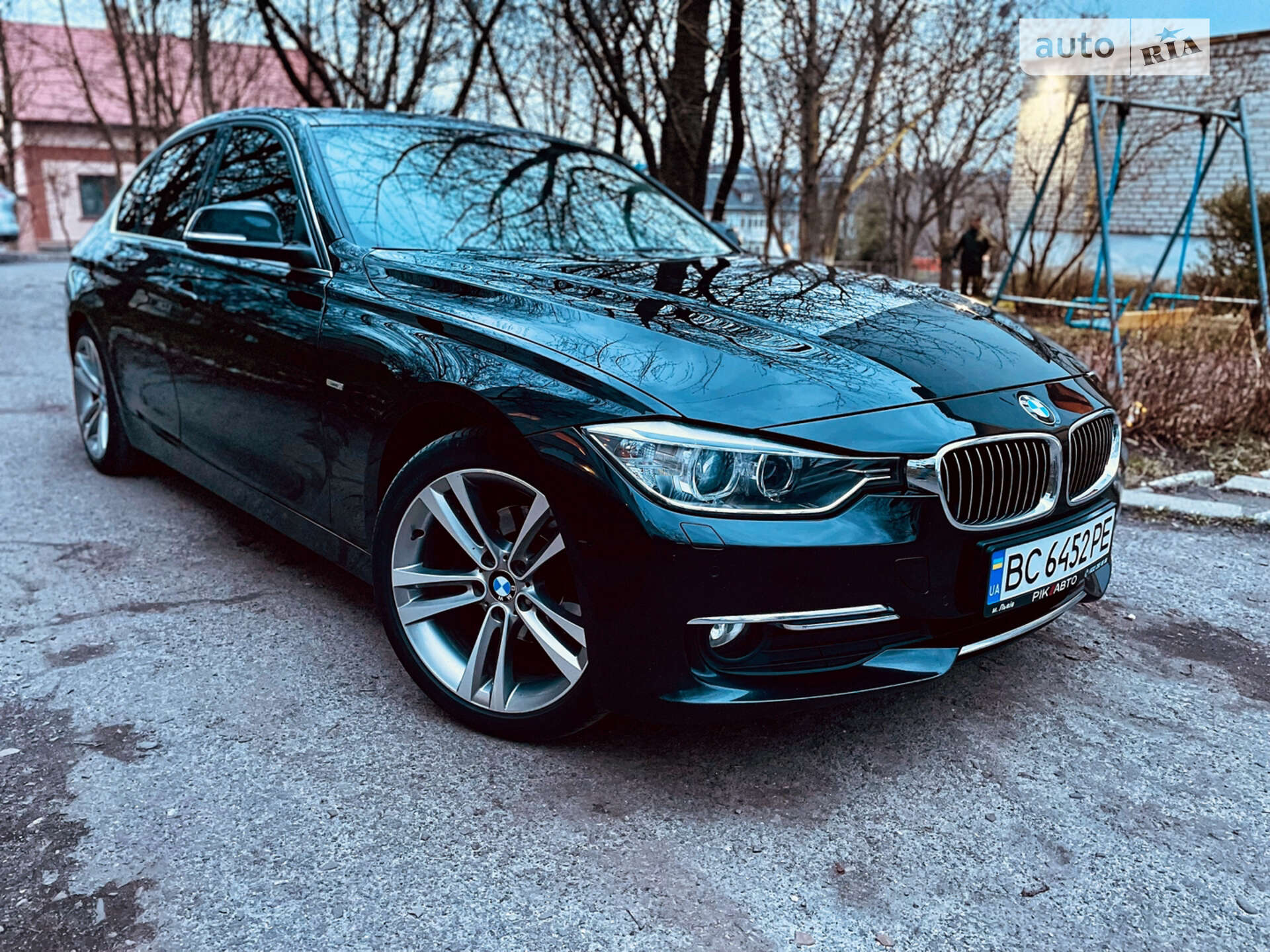 Головне фото звіту автомобіля BMW 320 2013
