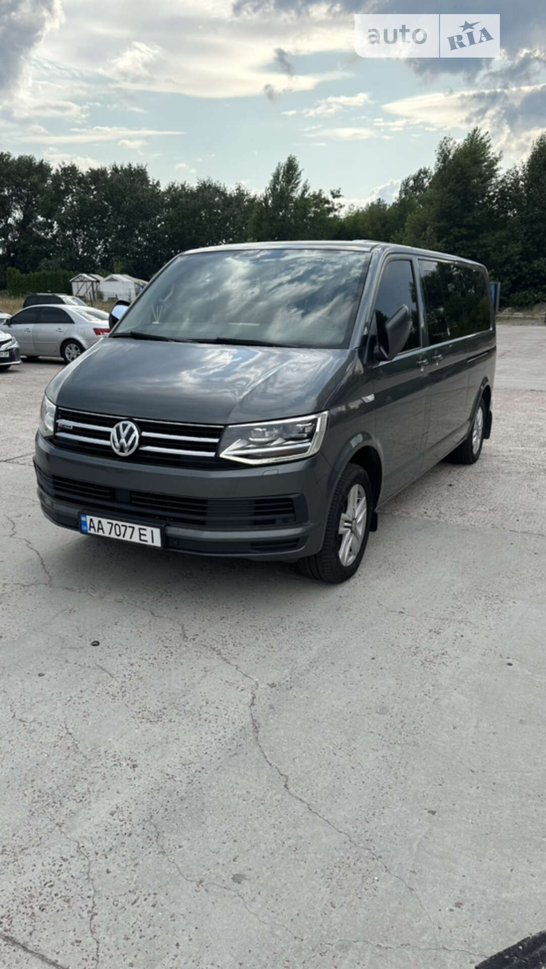 VOLKSWAGEN CARAVELLE 2015