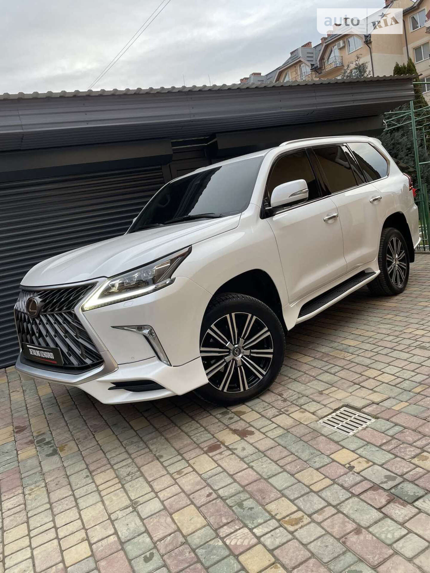 LEXUS LX 570 2018