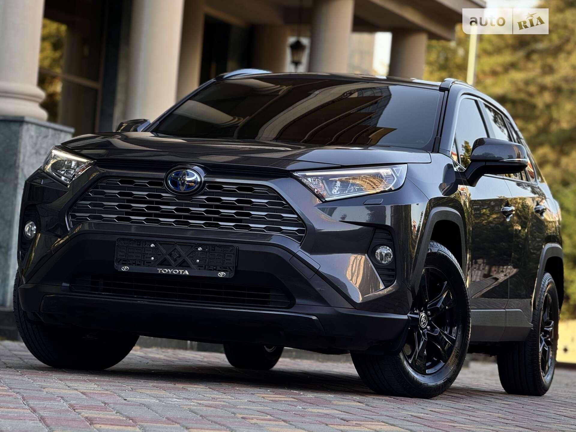 TOYOTA RAV-4 HYBRID