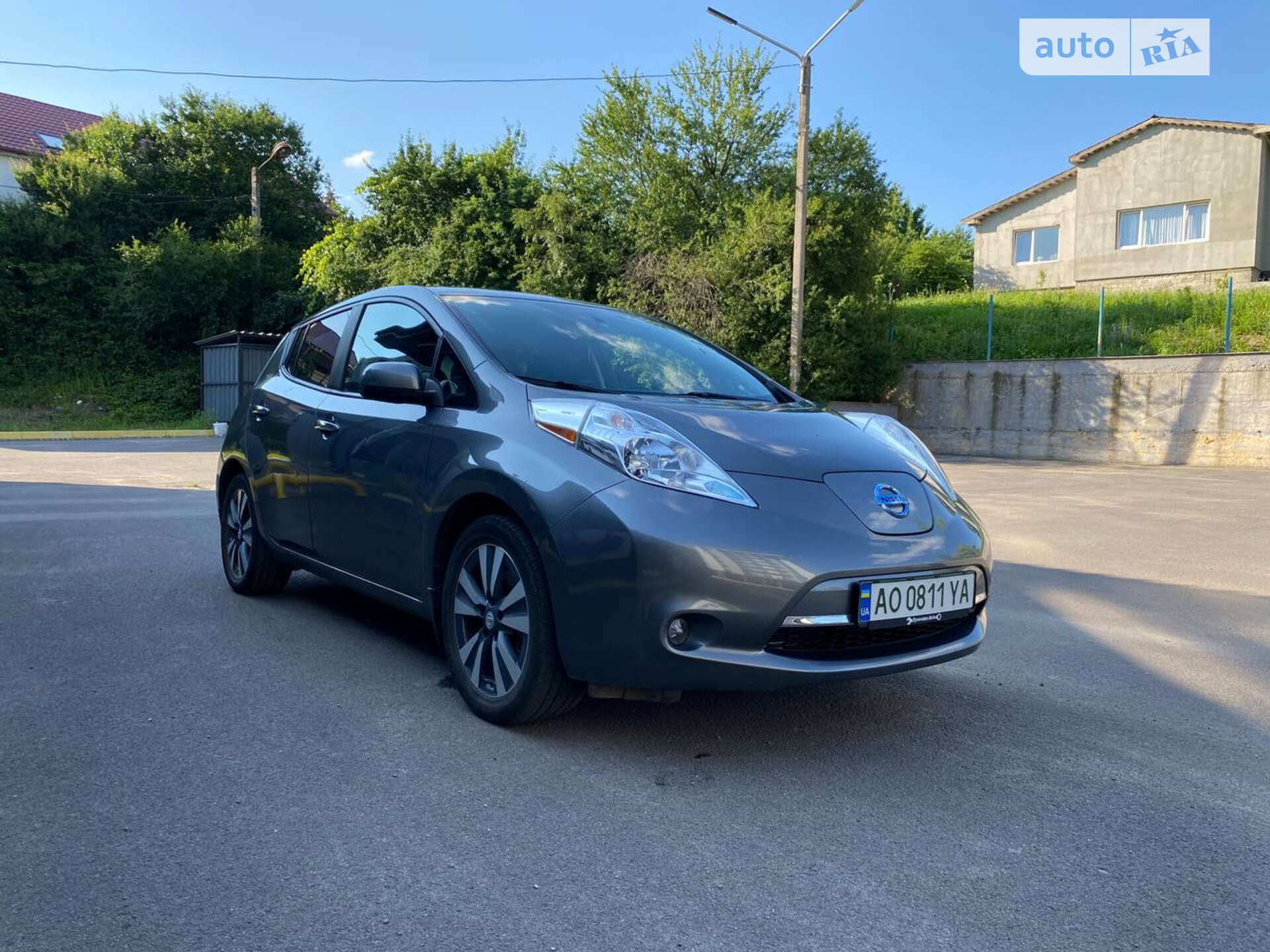 Головне фото звіту автомобіля NISSAN LEAF 2015