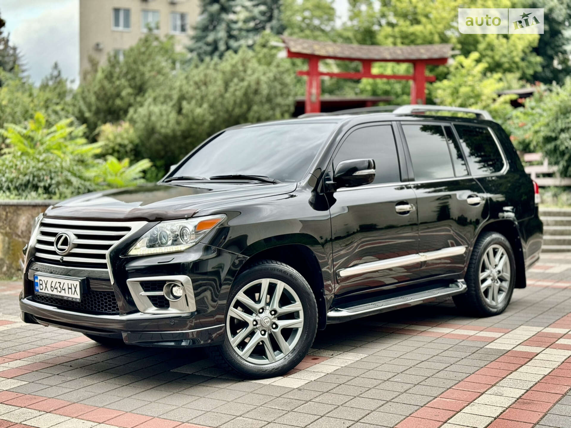 LEXUS LX 570 2013