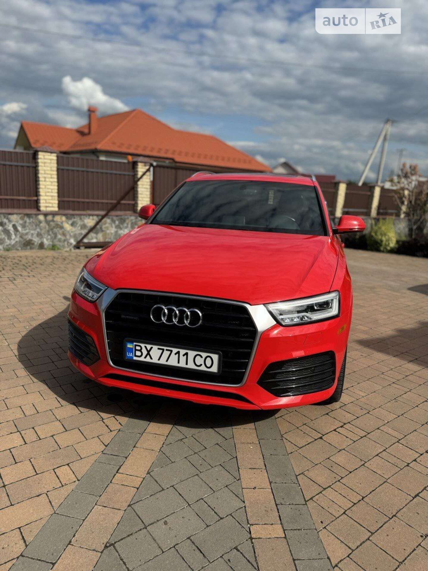 Головне фото звіту автомобіля AUDI Q3 2015
