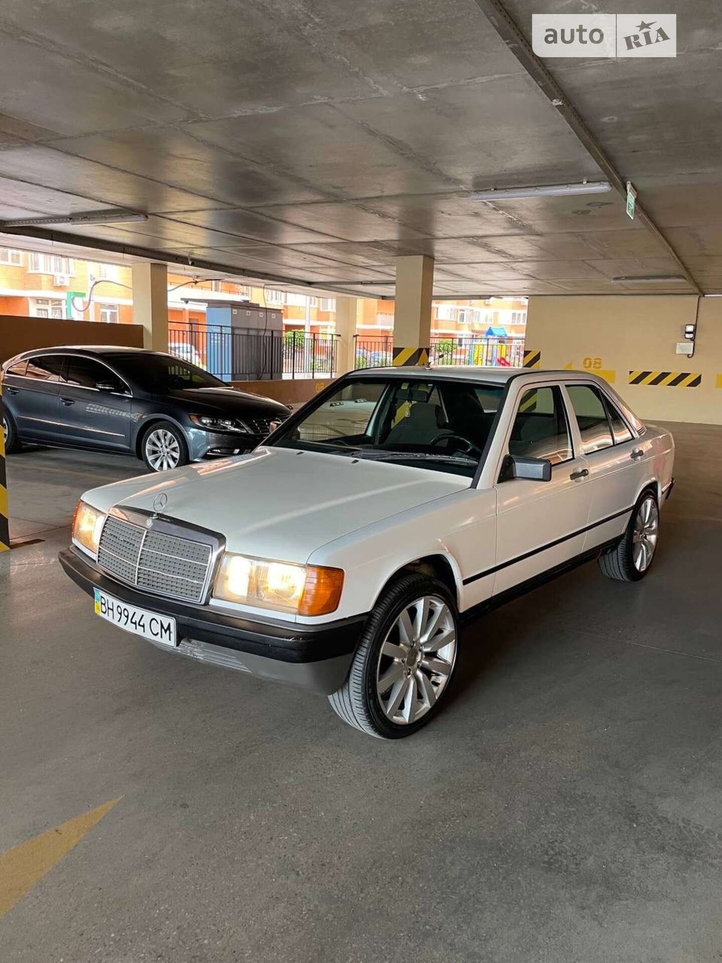 MERCEDES-BENZ 190 1987