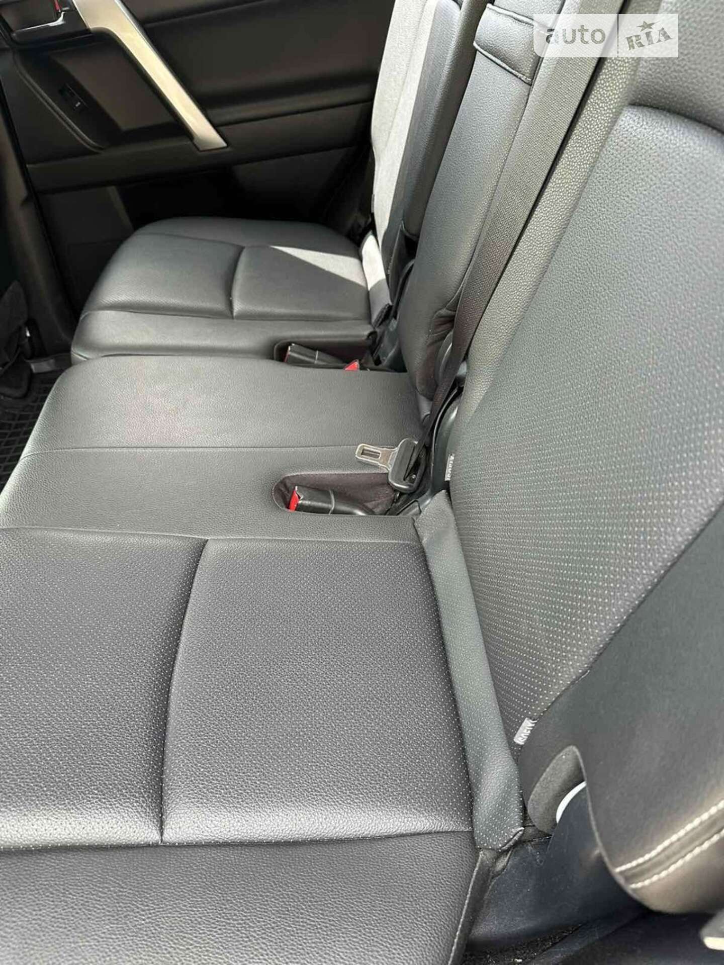 TOYOTA LAND CRUISER PRADO 150 2019
