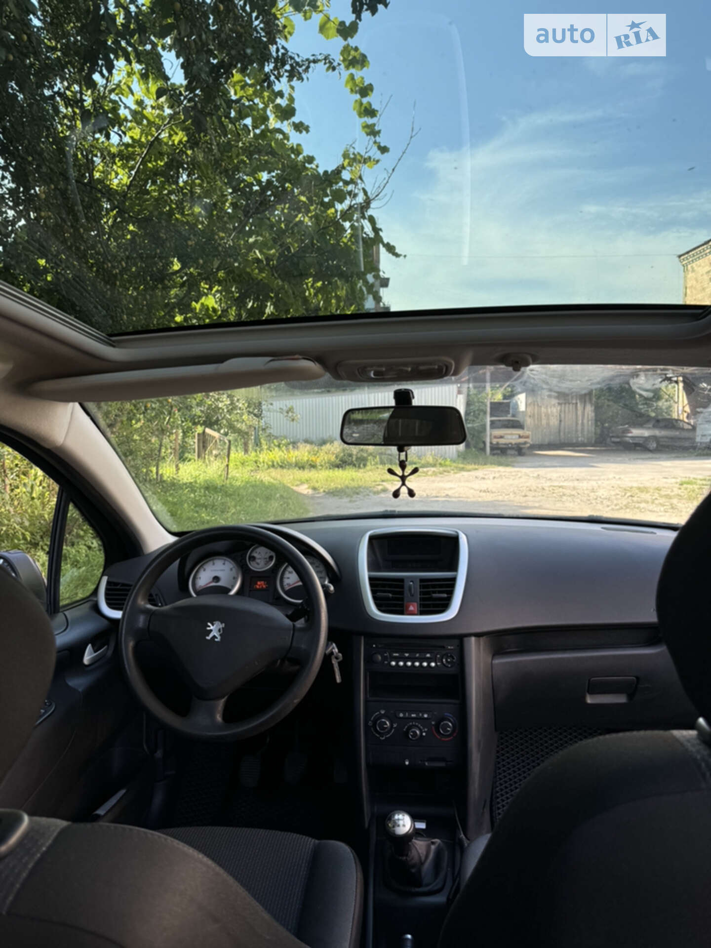 Головне фото звіту автомобіля PEUGEOT 207 2010