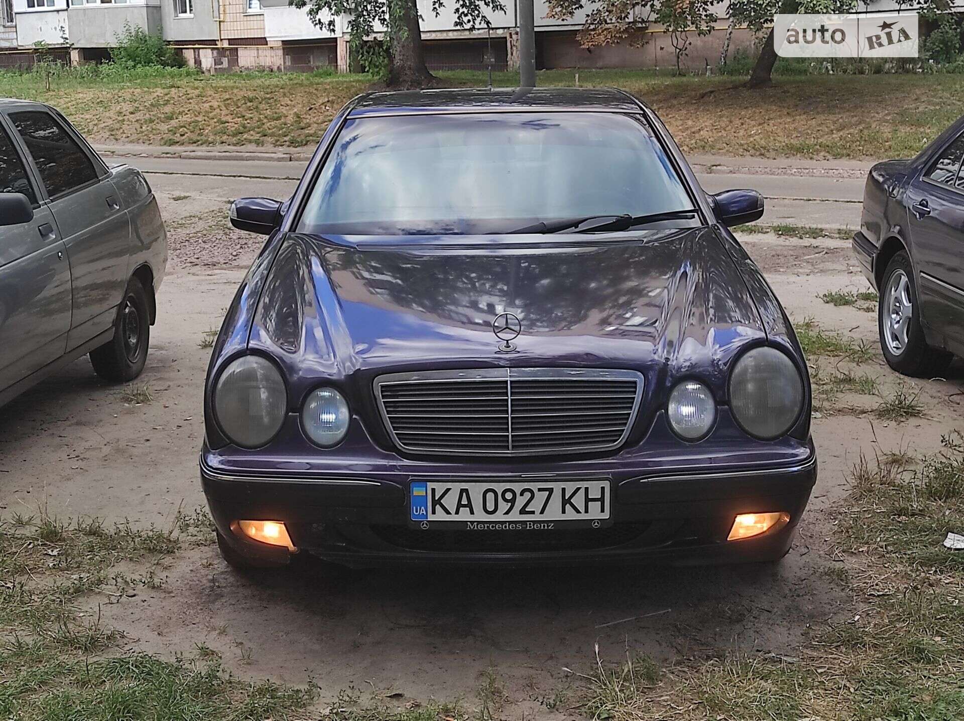 MERCEDES-BENZ 210 2001