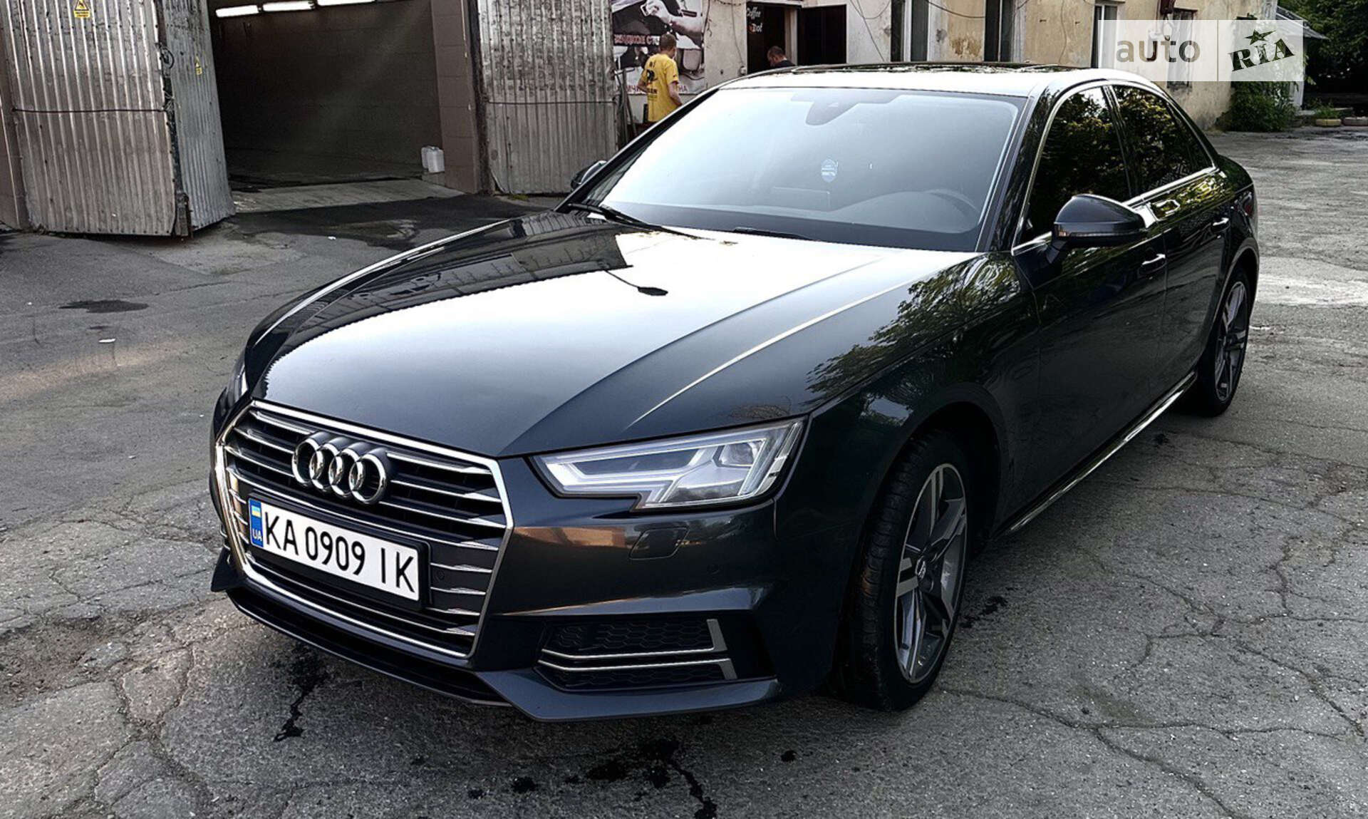 AUDI A4
