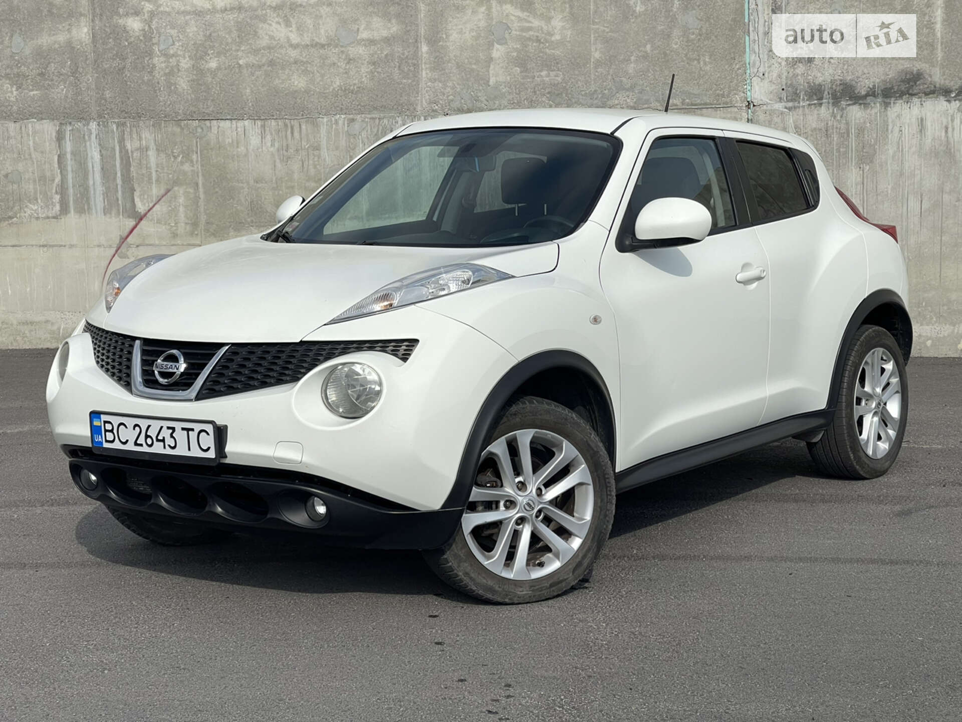 Головне фото звіту автомобіля NISSAN JUKE 2012