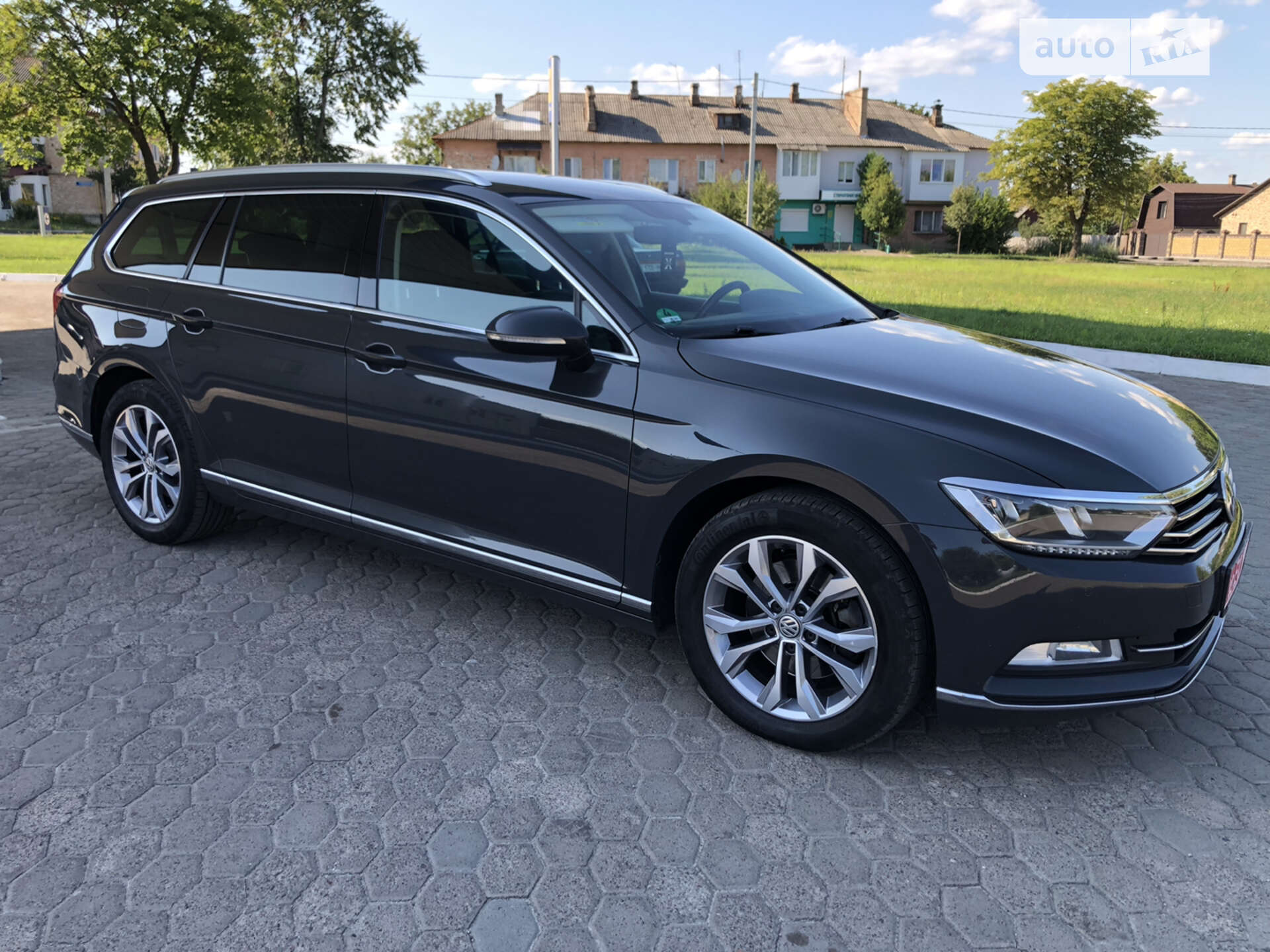 VOLKSWAGEN PASSAT 2016