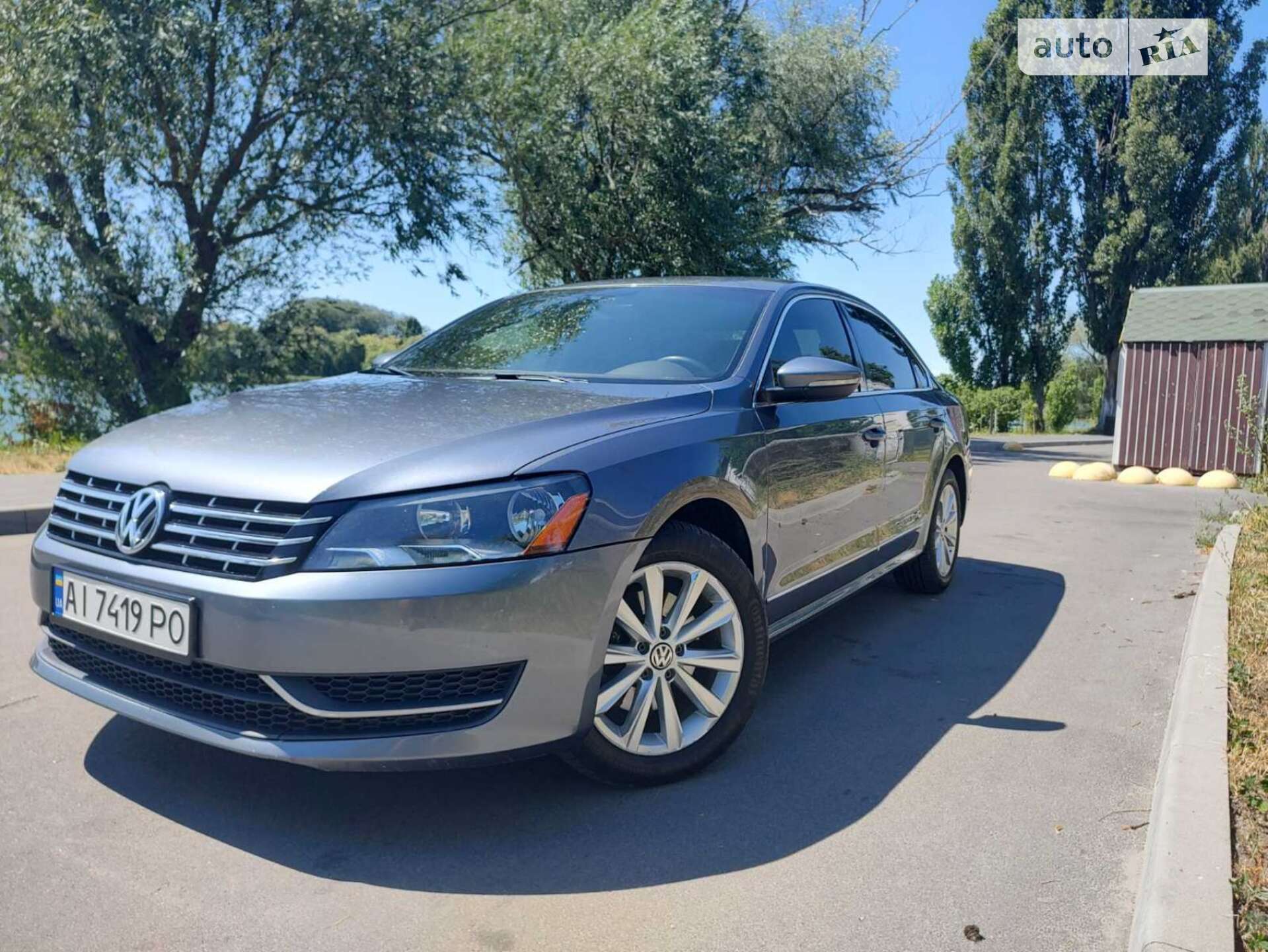 VOLKSWAGEN PASSAT 2011