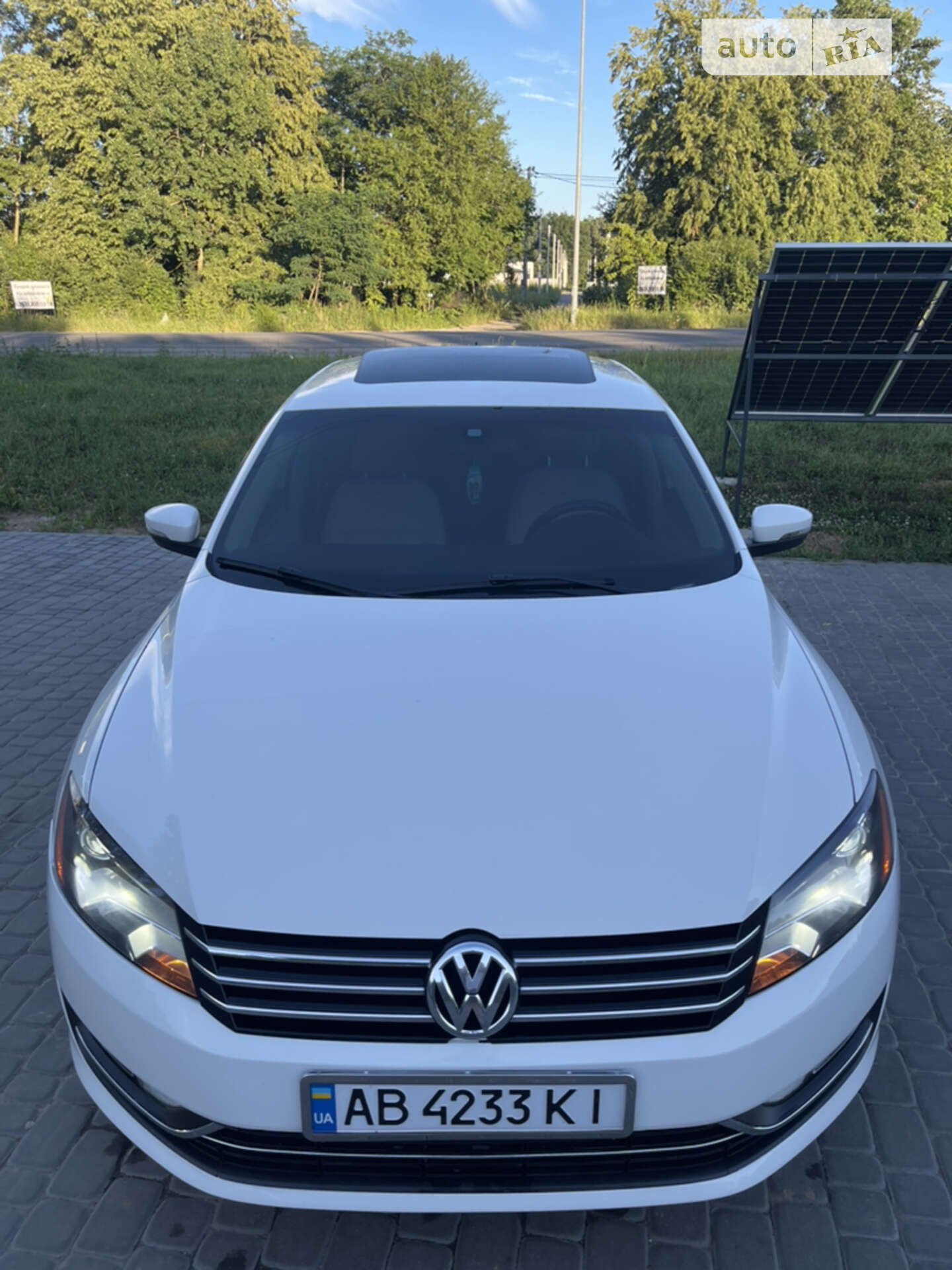 VOLKSWAGEN PASSAT 2012