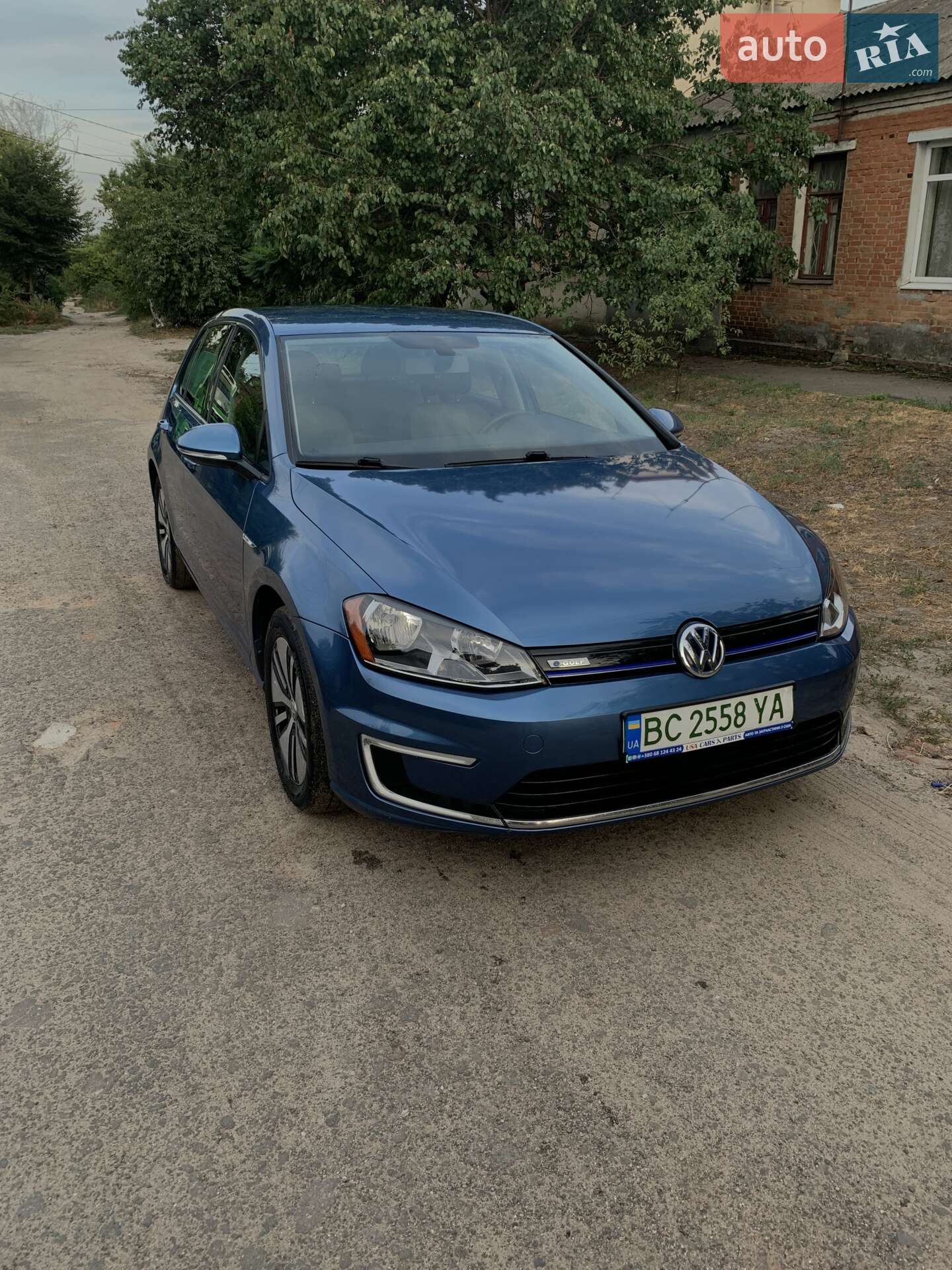 VOLKSWAGEN E-GOLF 2016
