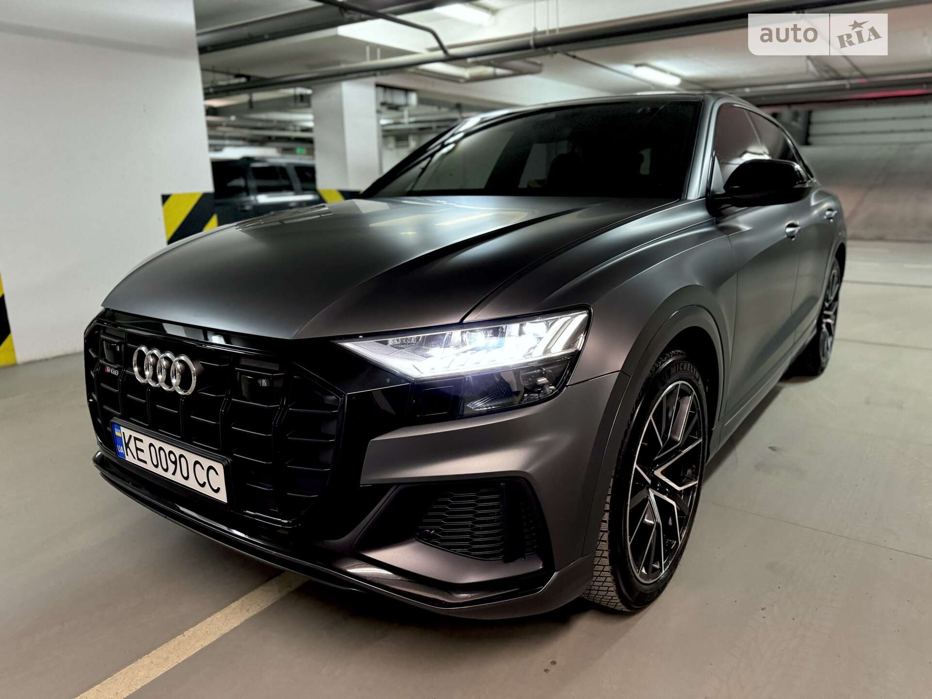 Головне фото звіту автомобіля AUDI SQ8 2021