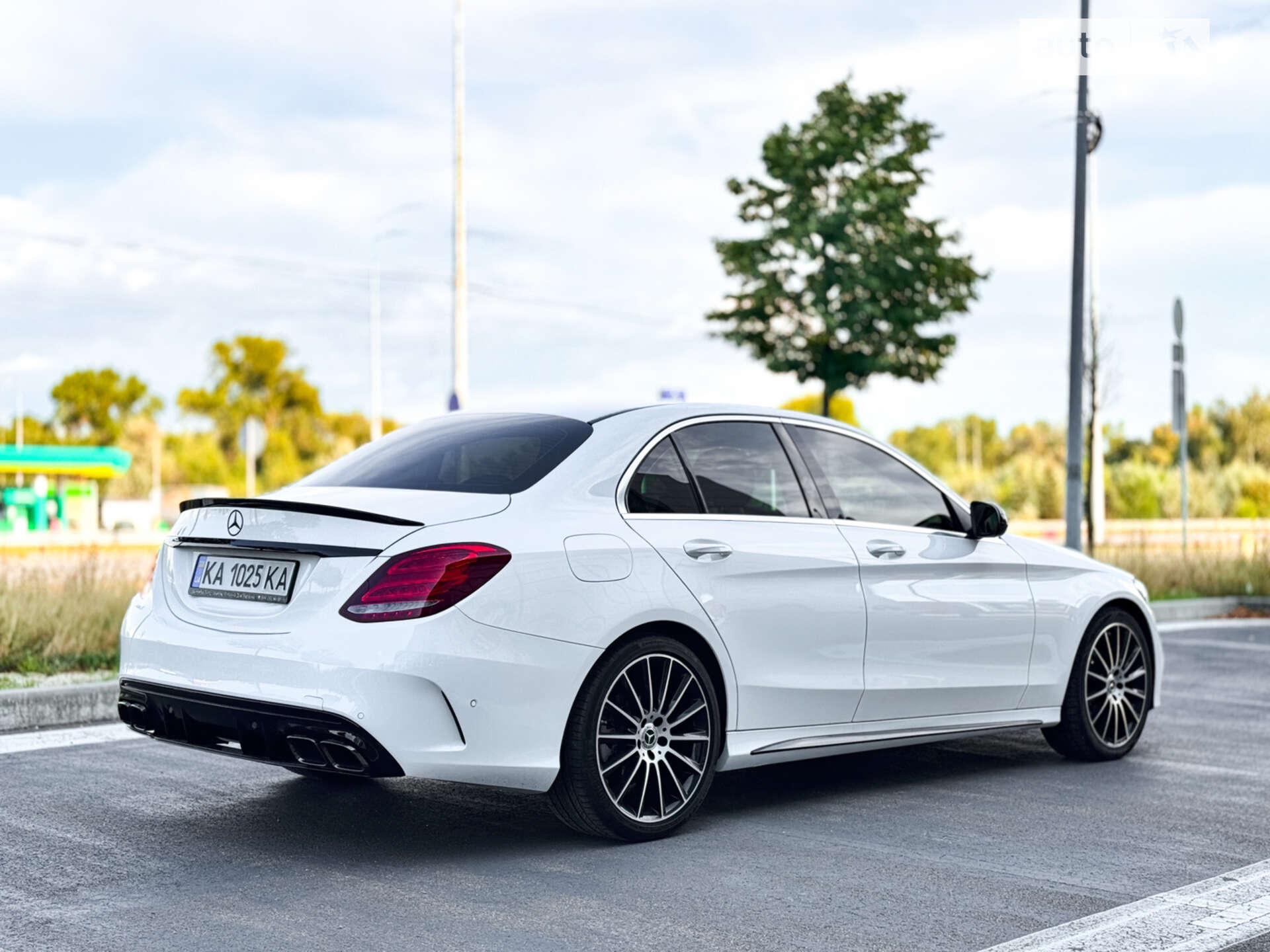 MERCEDES-BENZ C 200 2015
