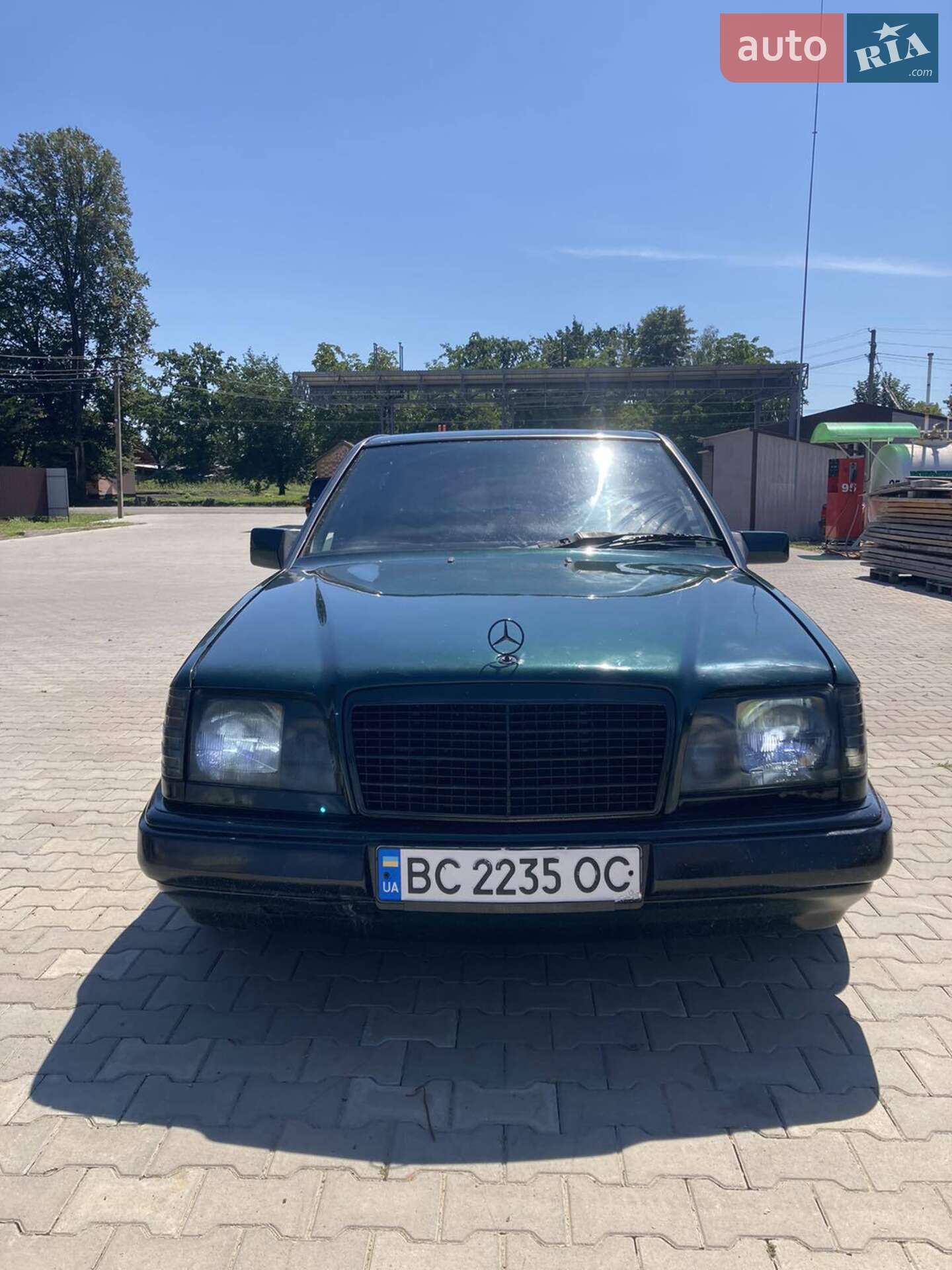 MERCEDES-BENZ 200 1986