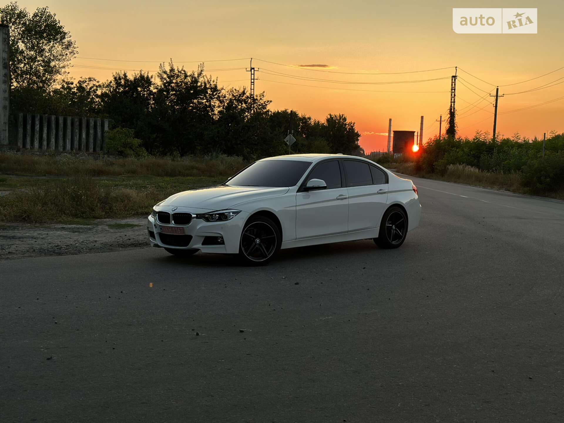 Головне фото звіту автомобіля BMW 330I 2017