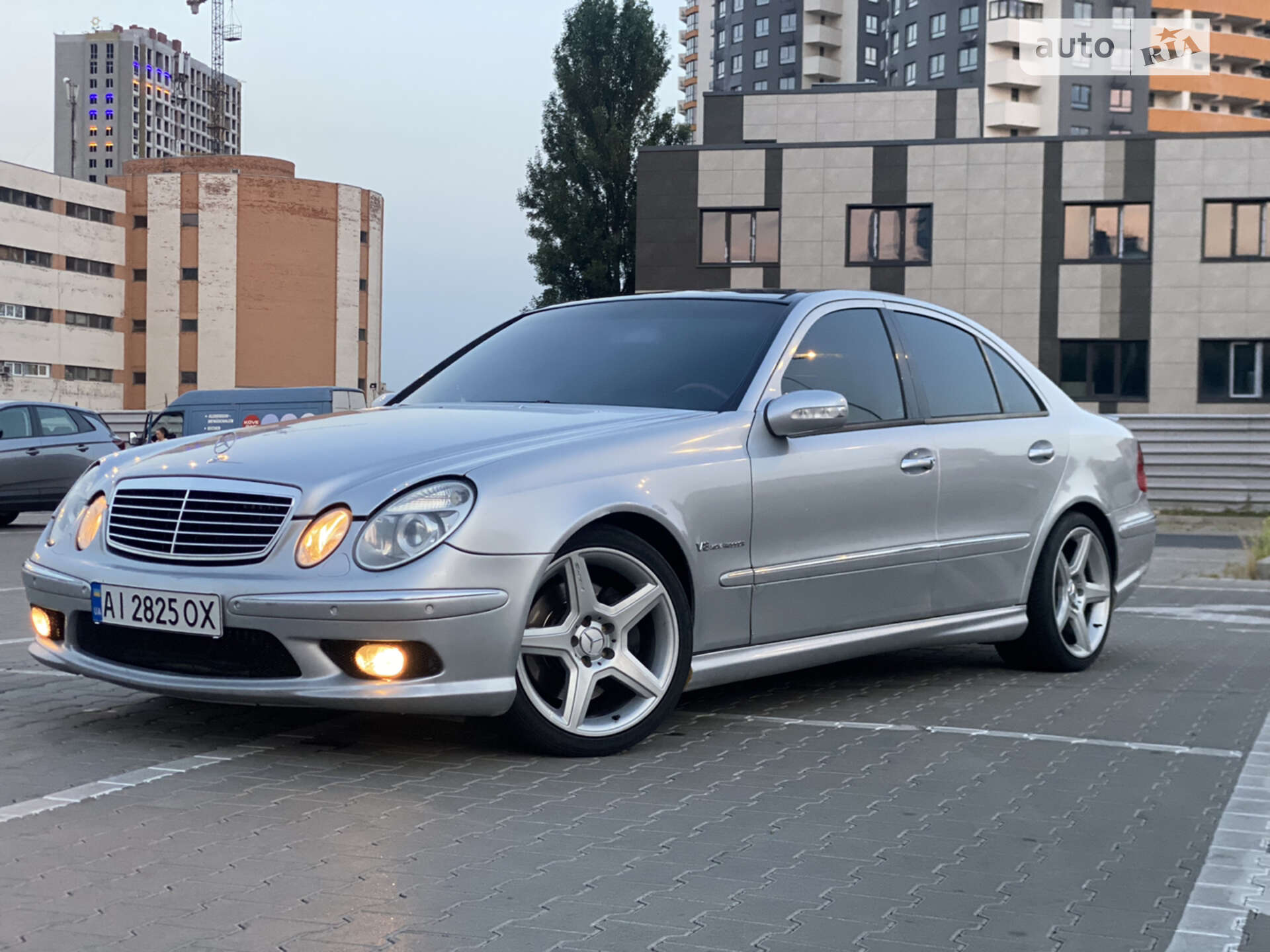 MERCEDES-BENZ E 500 2002