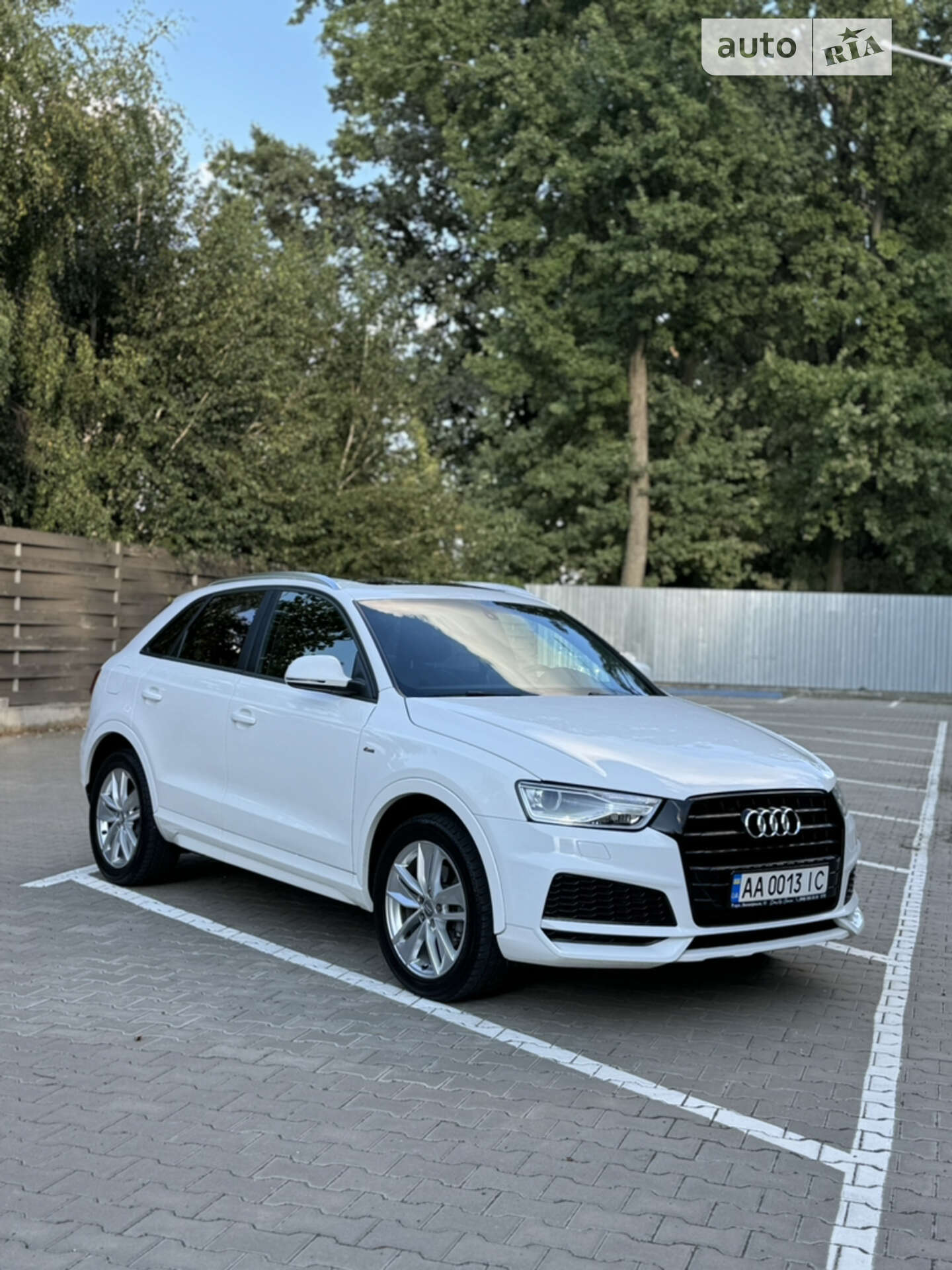 AUDI Q3